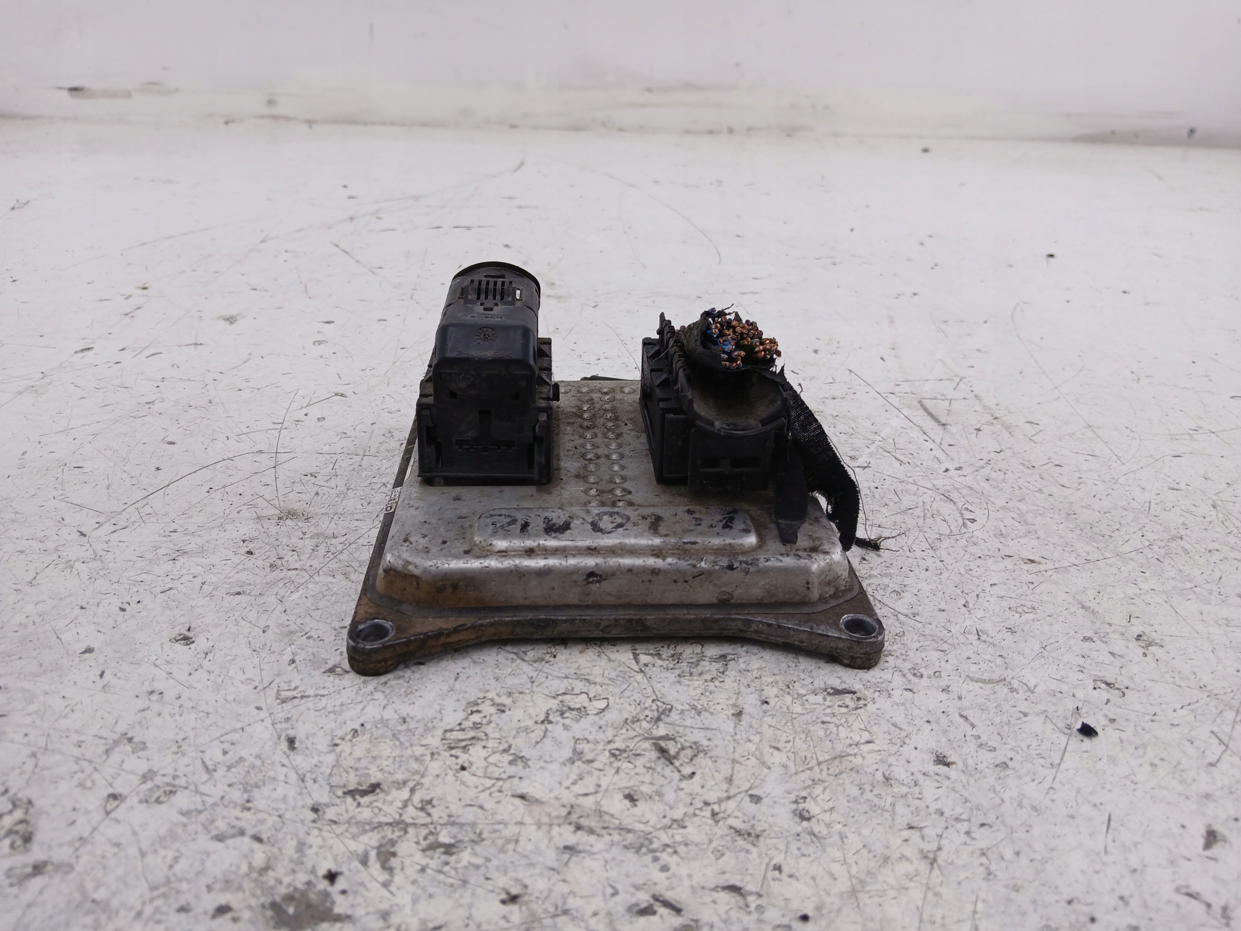 OPEL ASTRA H ZAFIRA B 1.8 control unit of the engine 12992406
