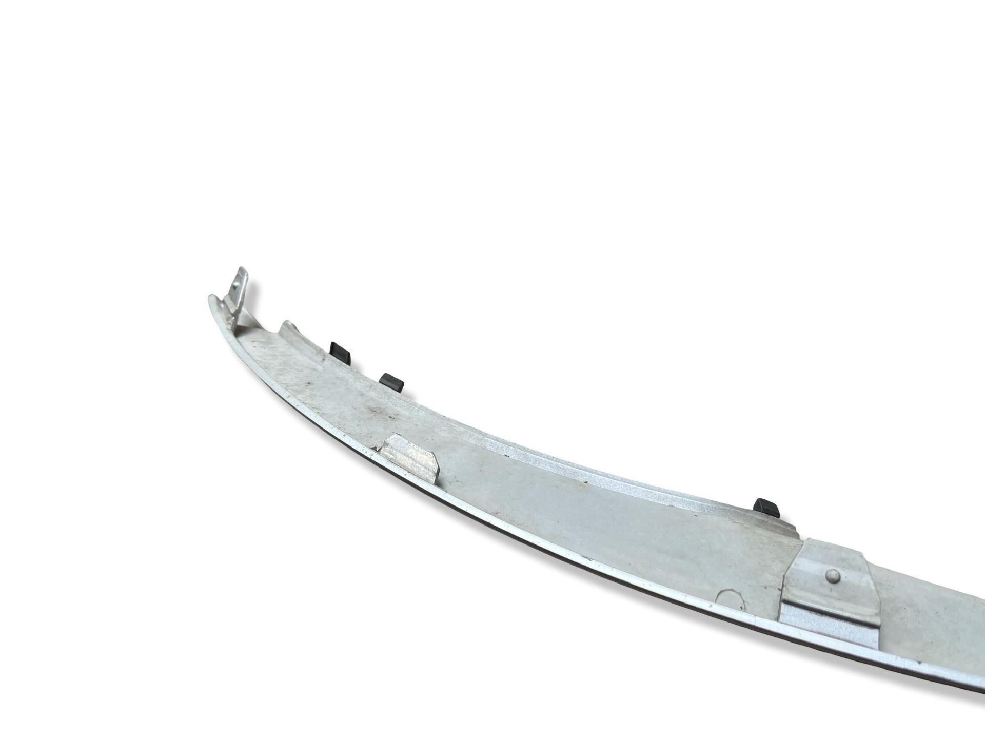 moulding below lampe left side Ford Kuga 1 2010 8V4115A282A