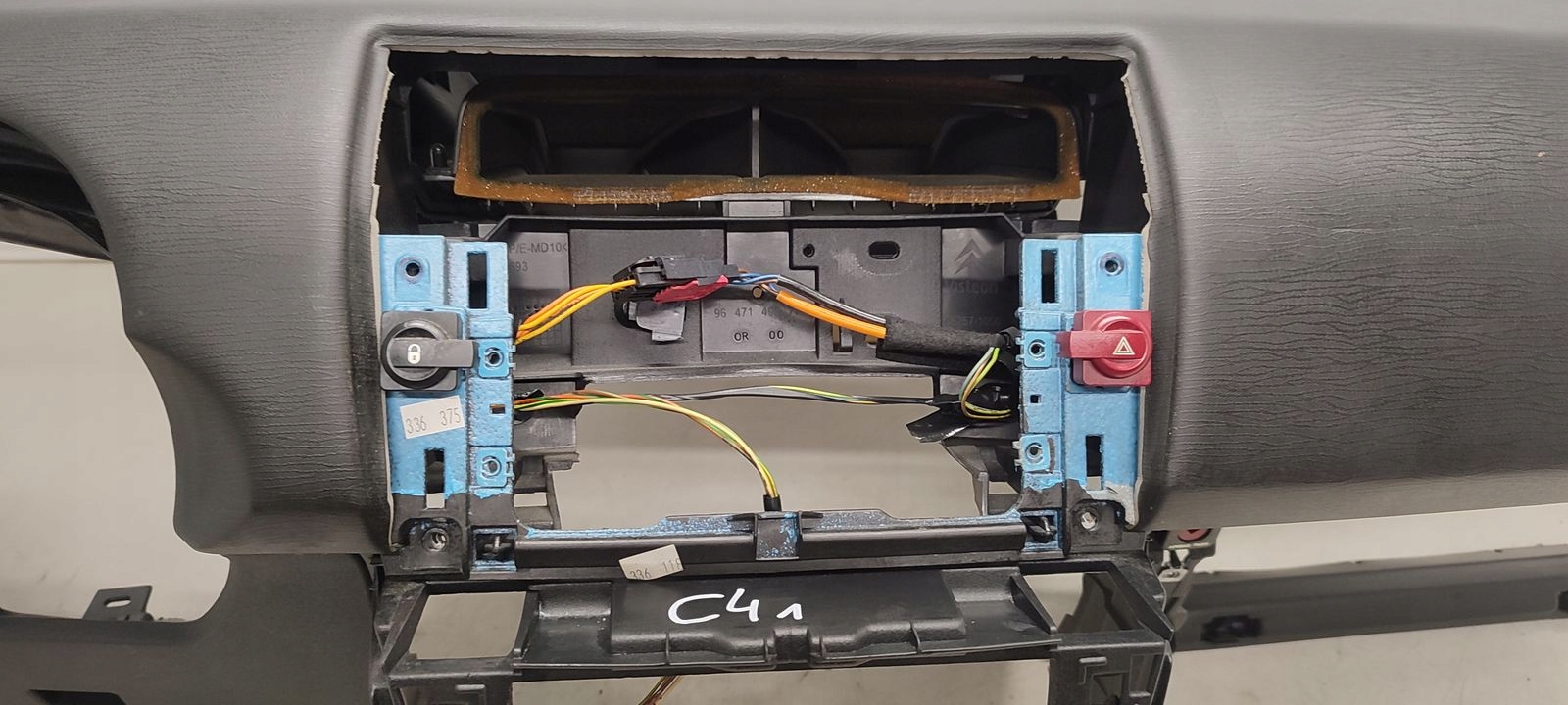 panneau d'instruments console airbag courroies de tension Citroen C4 et 1,6 HDI