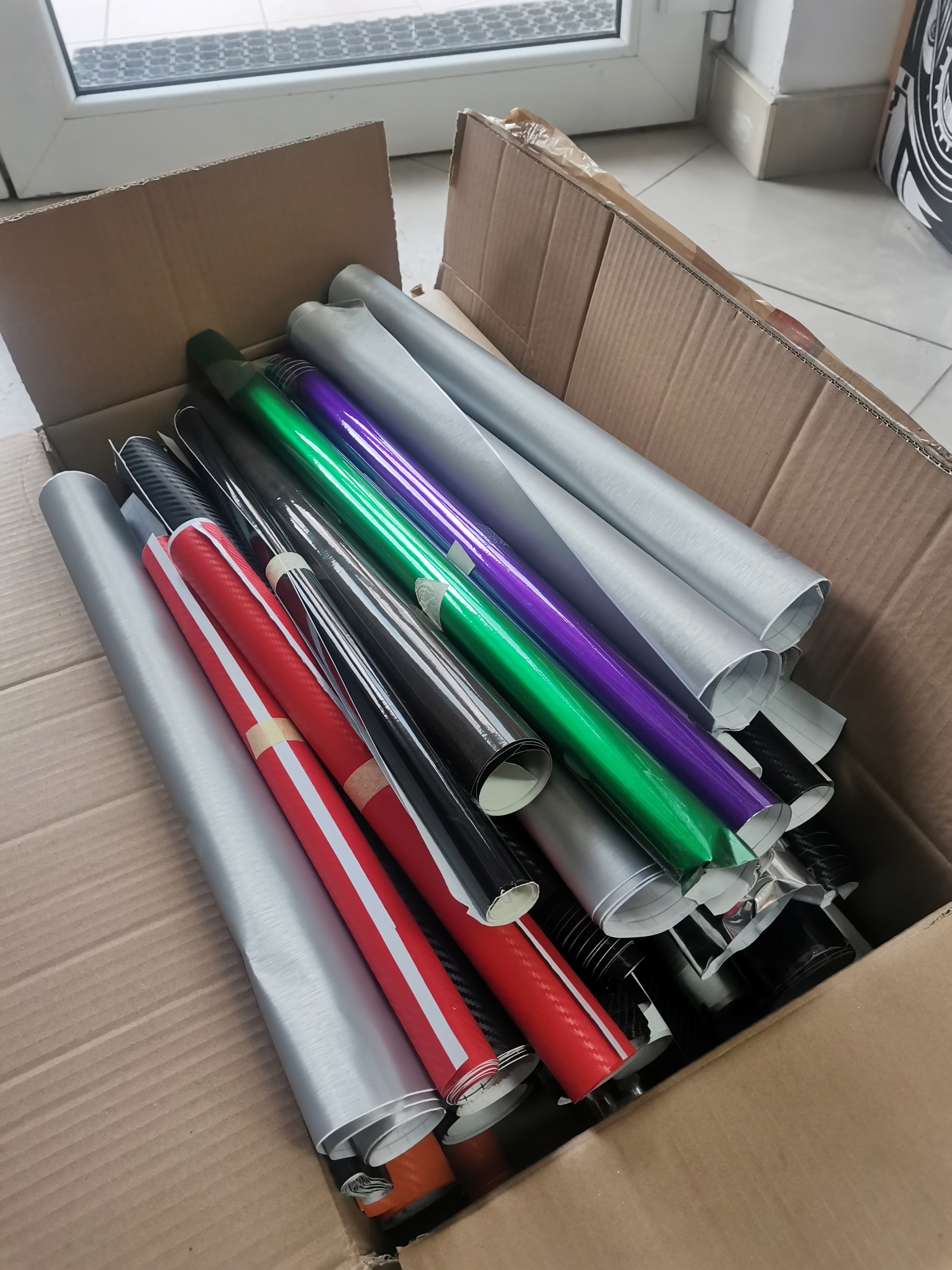 KOŃCÓWKI ROLEK FOLIE KAROSERYJNE SZEROKOŚĆ MAX 152cm Producent inny