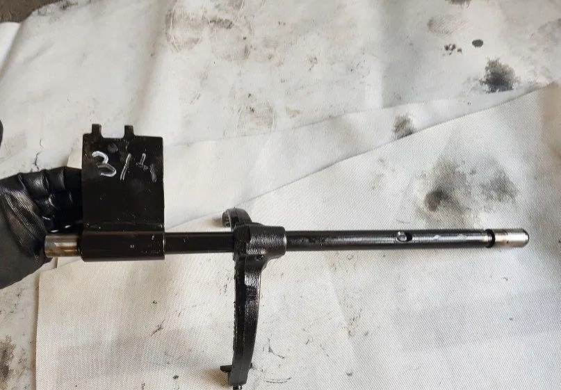 ВИЛКА ПОВОДОК ПЕРЕКЛЮЧЕНИЯ ПЕРЕДАЧ КОРОБКА ПЕРЕДАЧ ZF