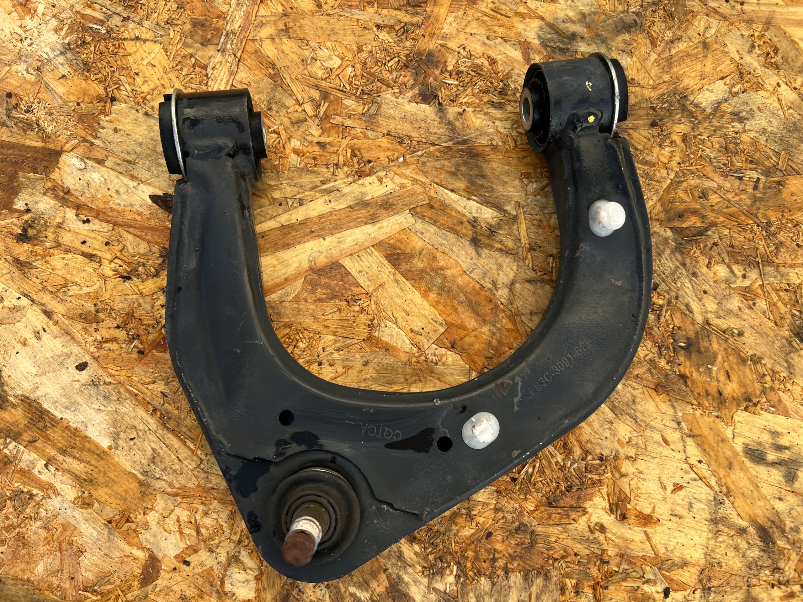 FORD RANGER V arm left upper front