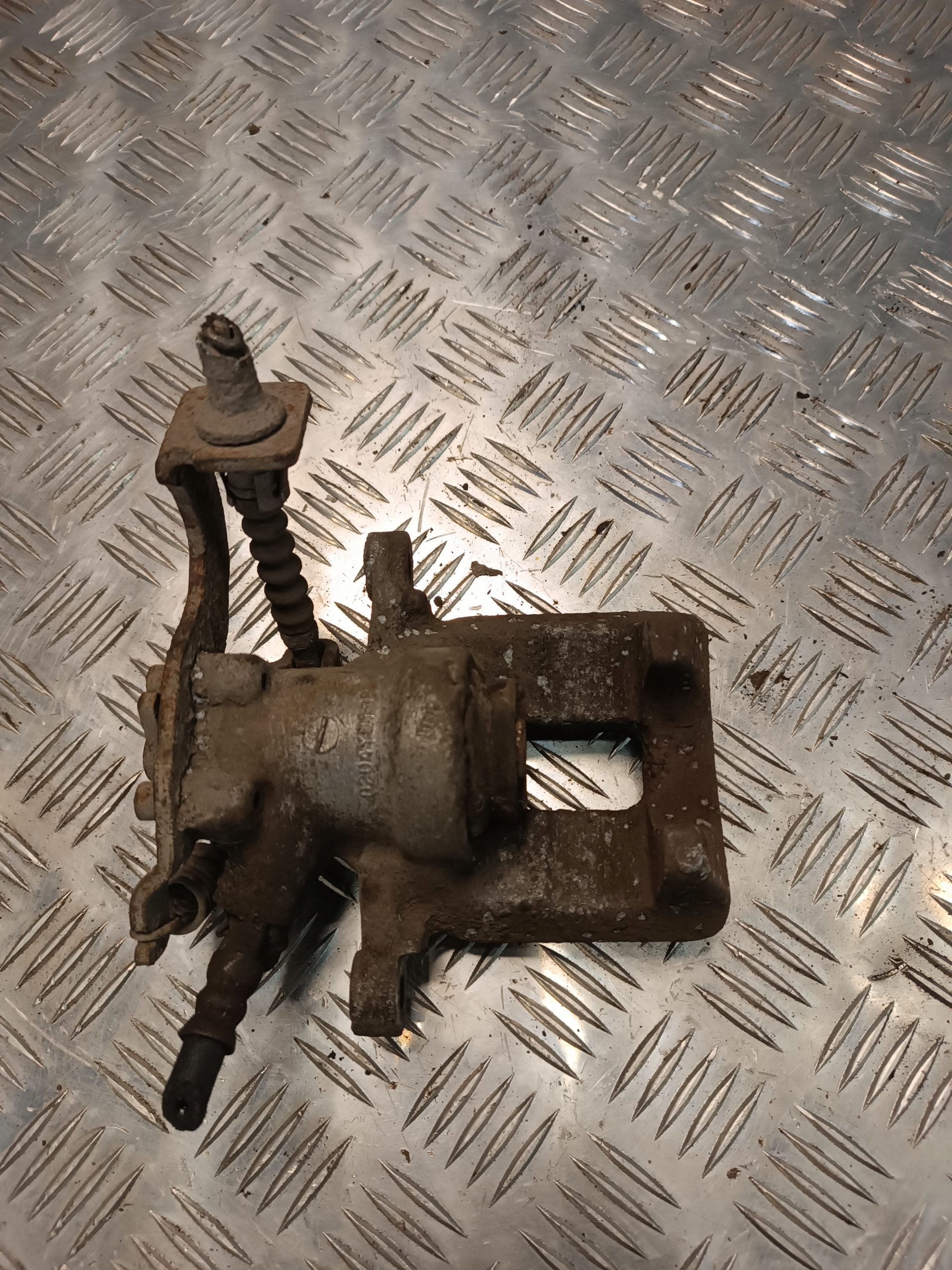 caliper brake right rear part TOYOTA AURIS and 1.4D