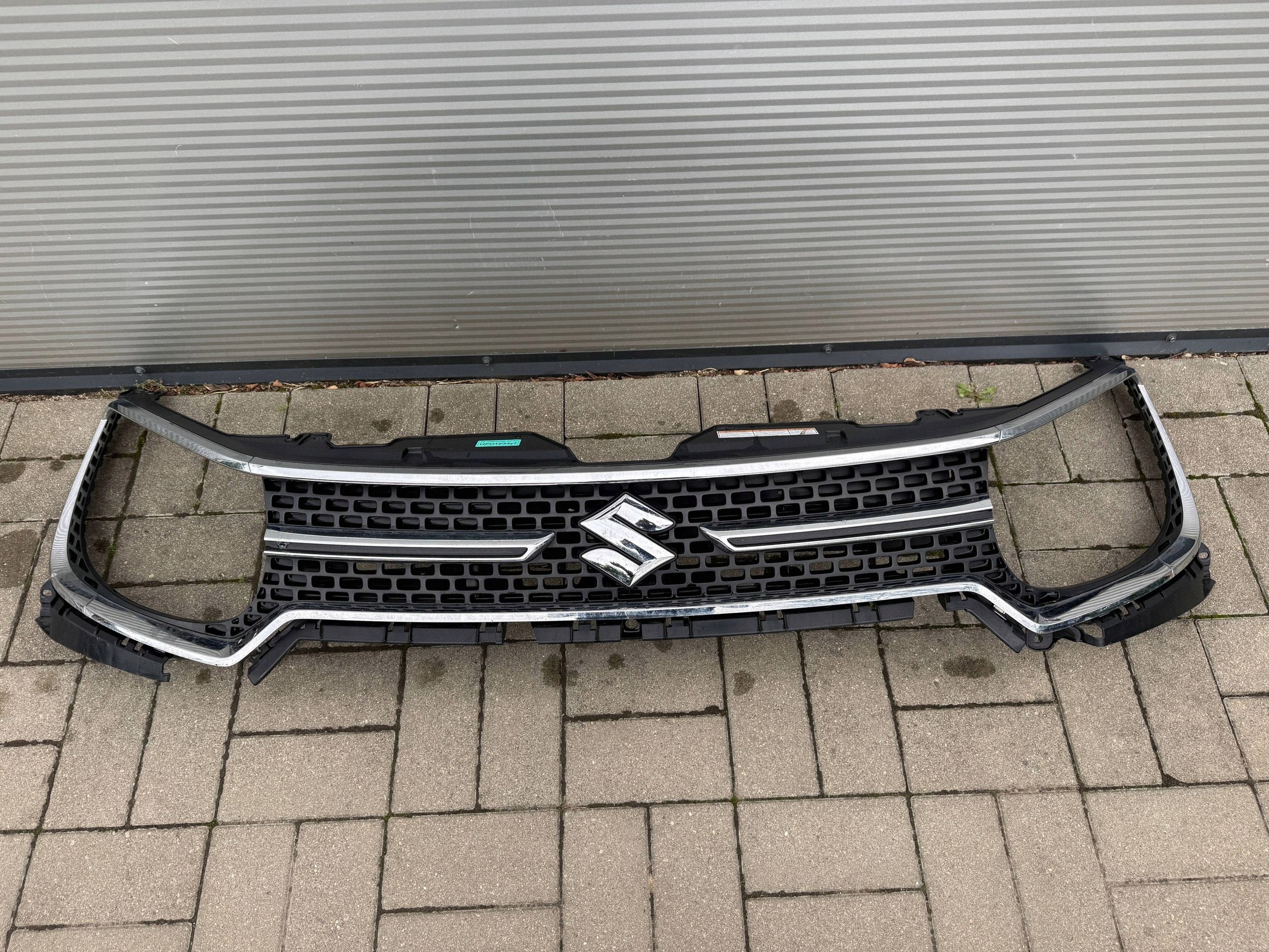 Suzuki Ignis 3 III 72112-62r0 16- Grille