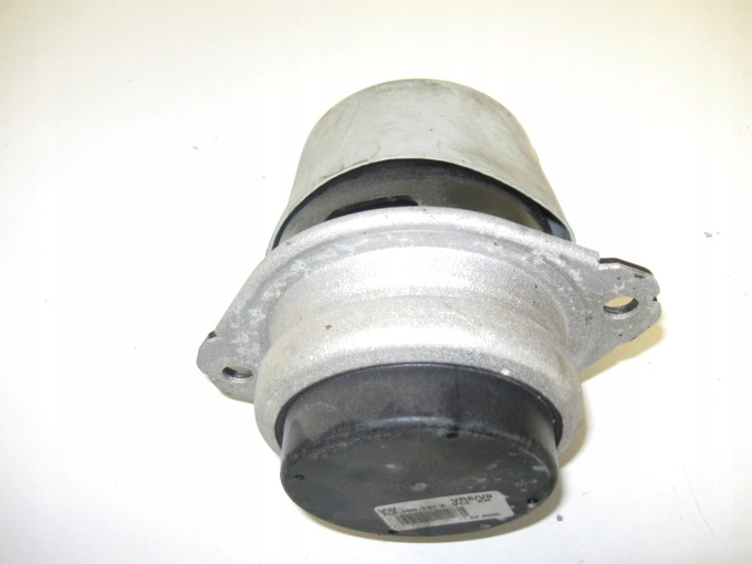 Poduszka silnika Audi Q7 (Touareg)