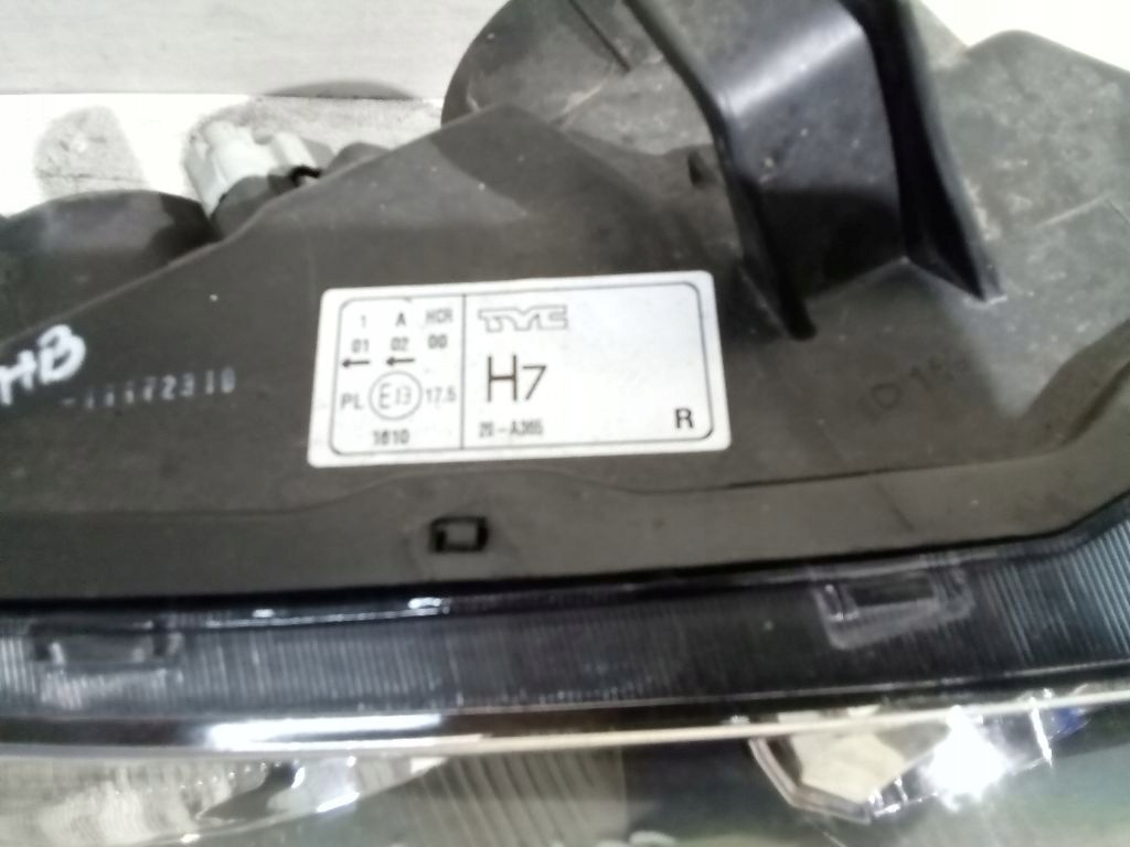 Nissan Almera N16 lift light right front front
