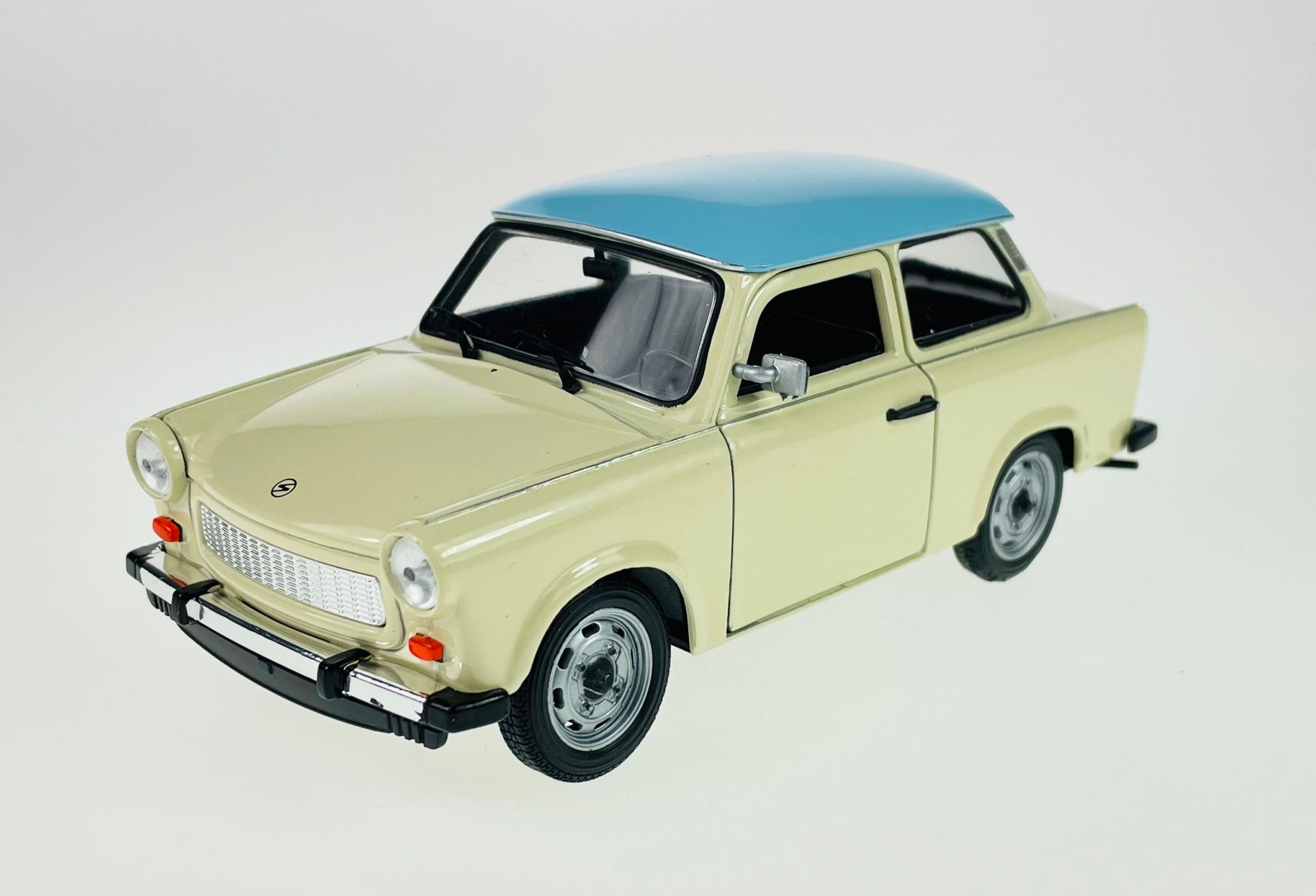Welly Trabant 601 Legendy Prl 1:24 Nový Kovový Model