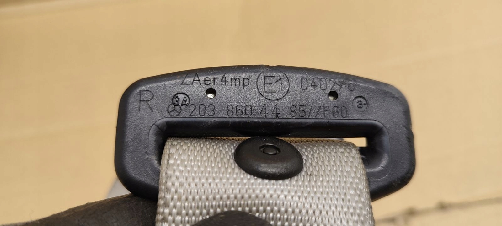 tension belt safety right front Mercedes W203