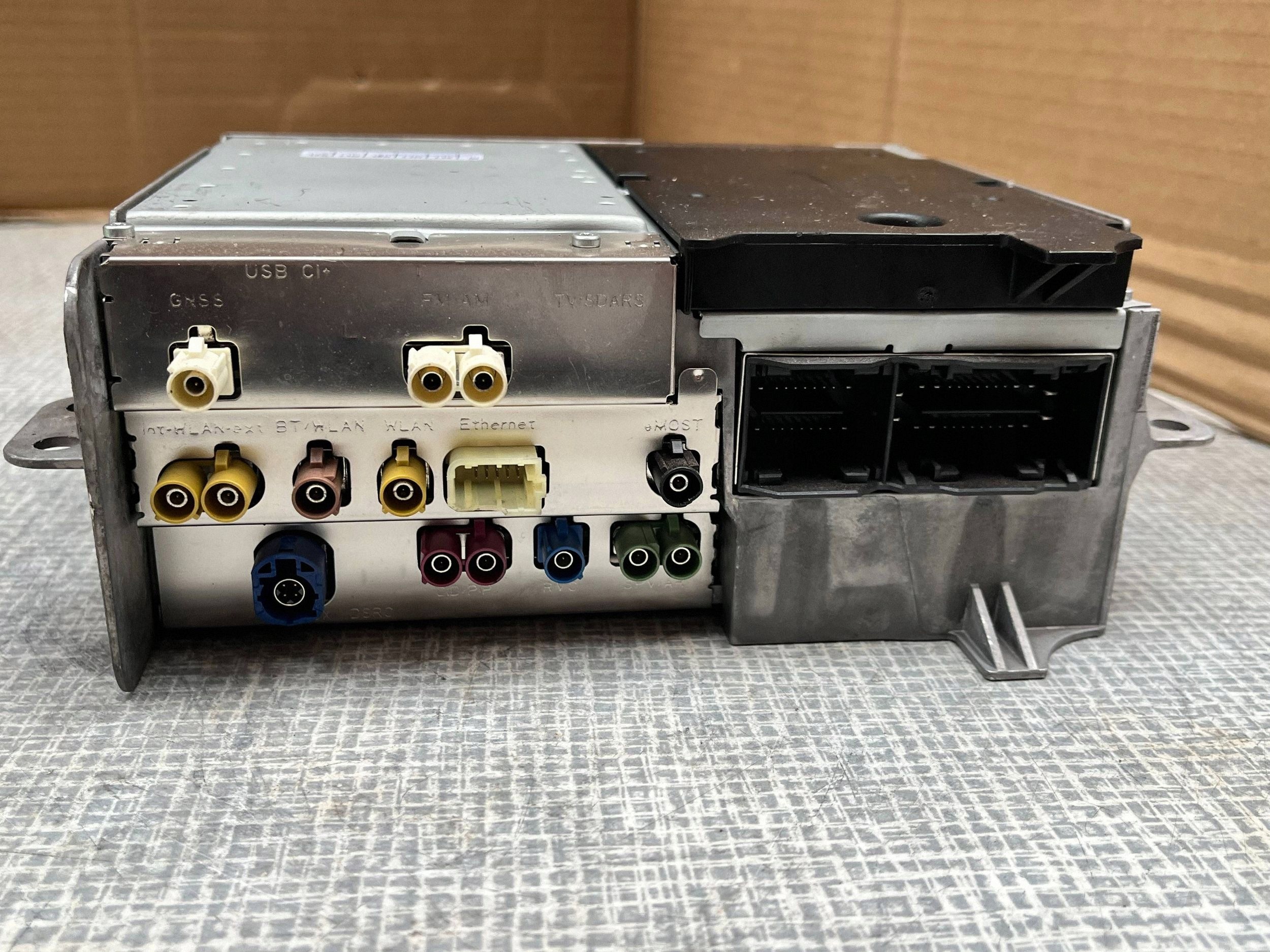 MERCEDES HEADUNIT RADIO NAVI + code 2479001209 A2479001209 @M
