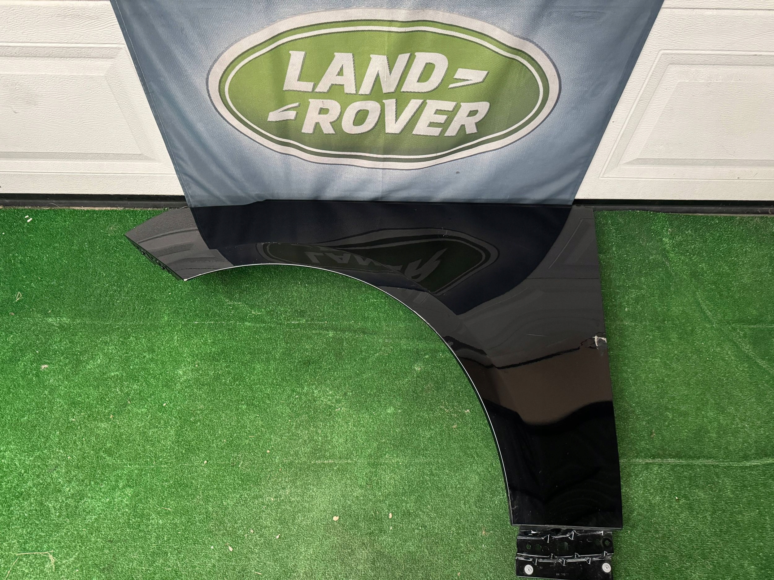 RANGE ROVER VOGUE L460 BŁOTNIK LEWY PRZÓD