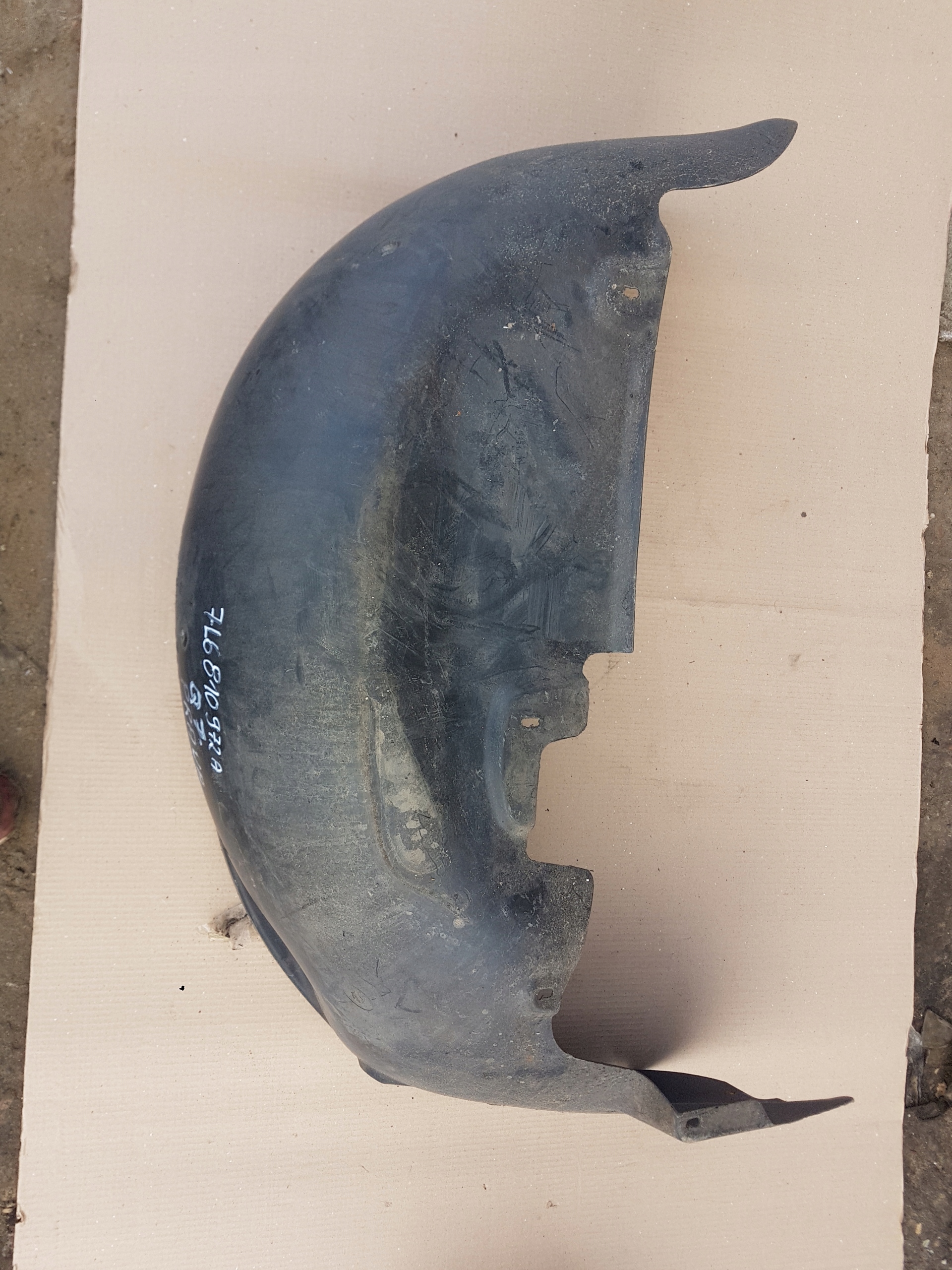 mudguard right rear part AUDI Q7 4L 7L6810972A plastic