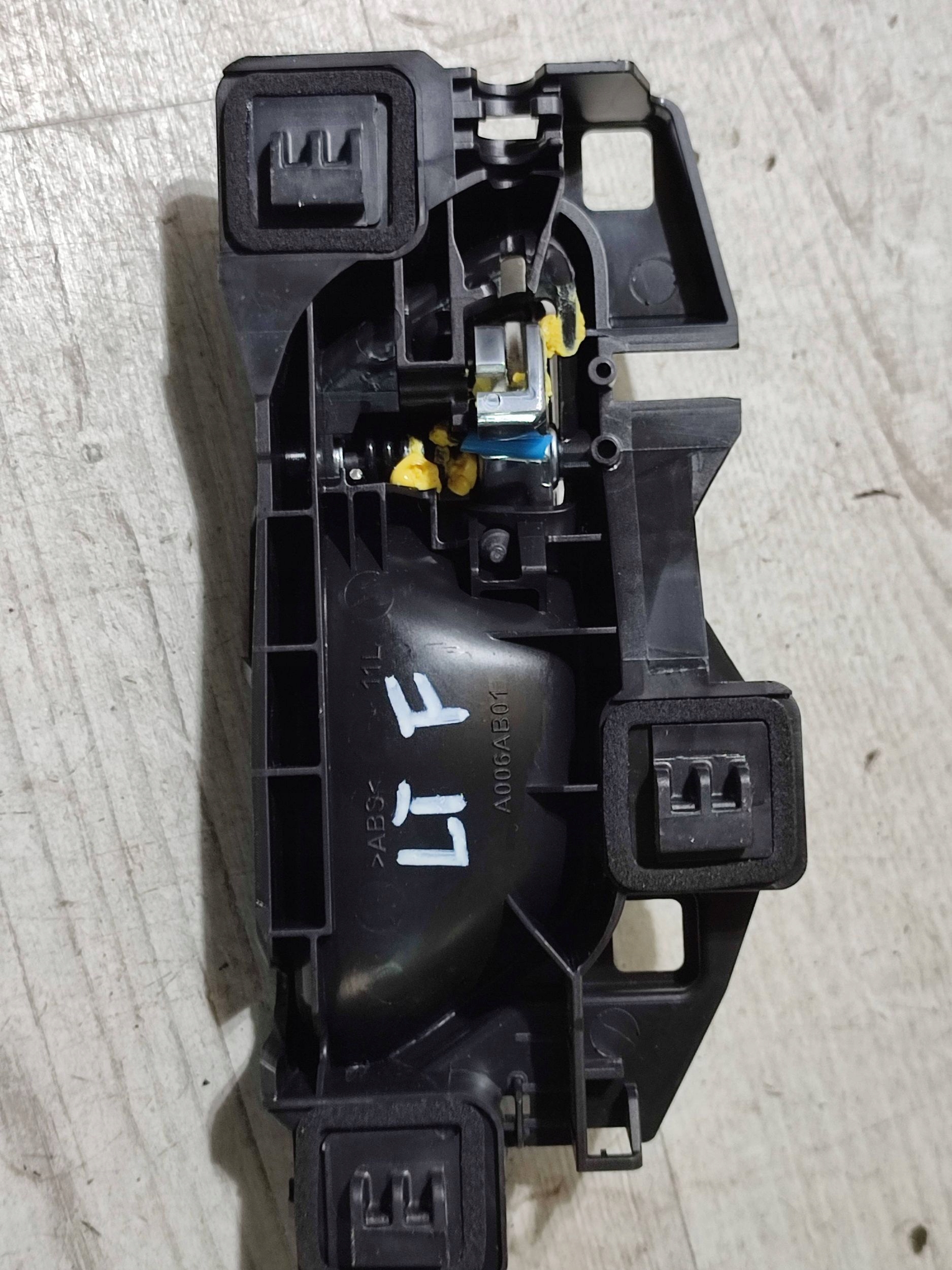 Opel Corsa F 2022 rear part side left handle inner