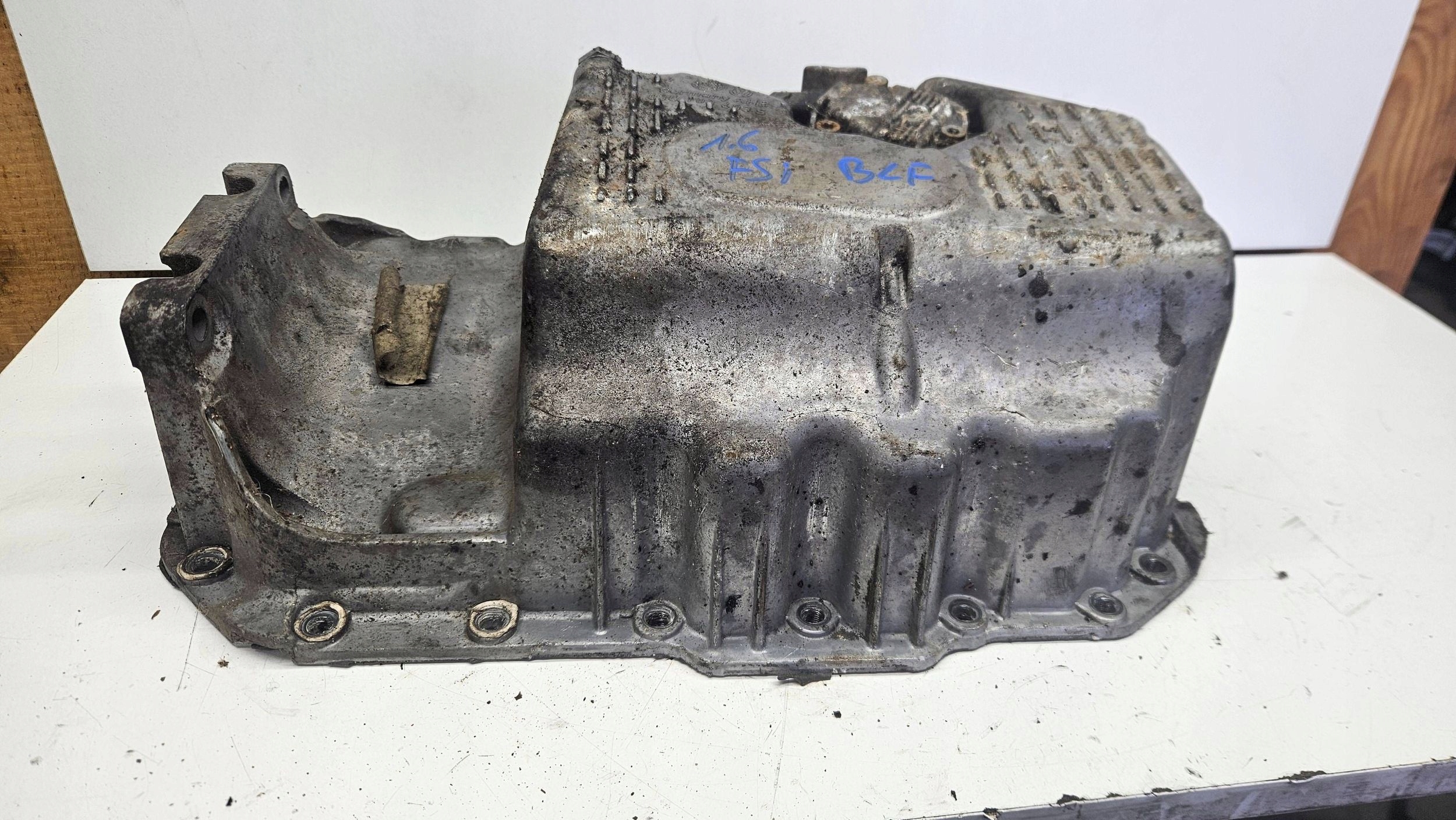 VW Golf V 5 1K 1.6 FSI Touran BLF Ölwanne oil Sensor 03c103603s