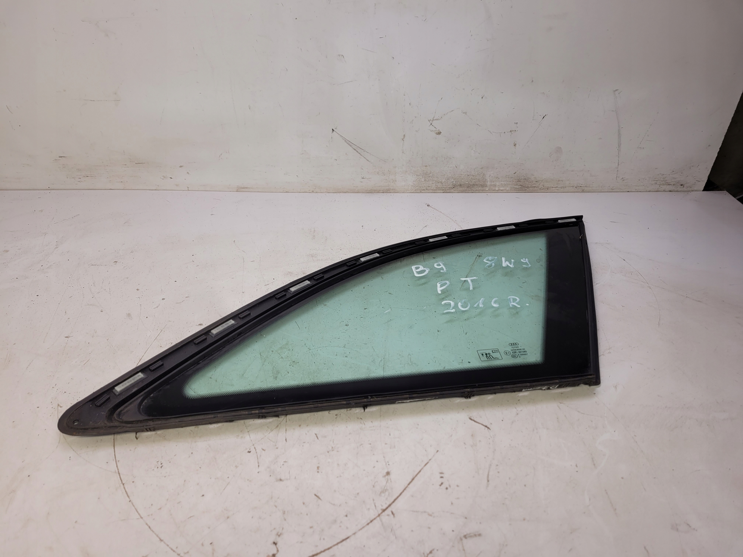 window bodywork right rear part AUDI A4 B9 8W9 AVANT KOMBI 2016R original !!!