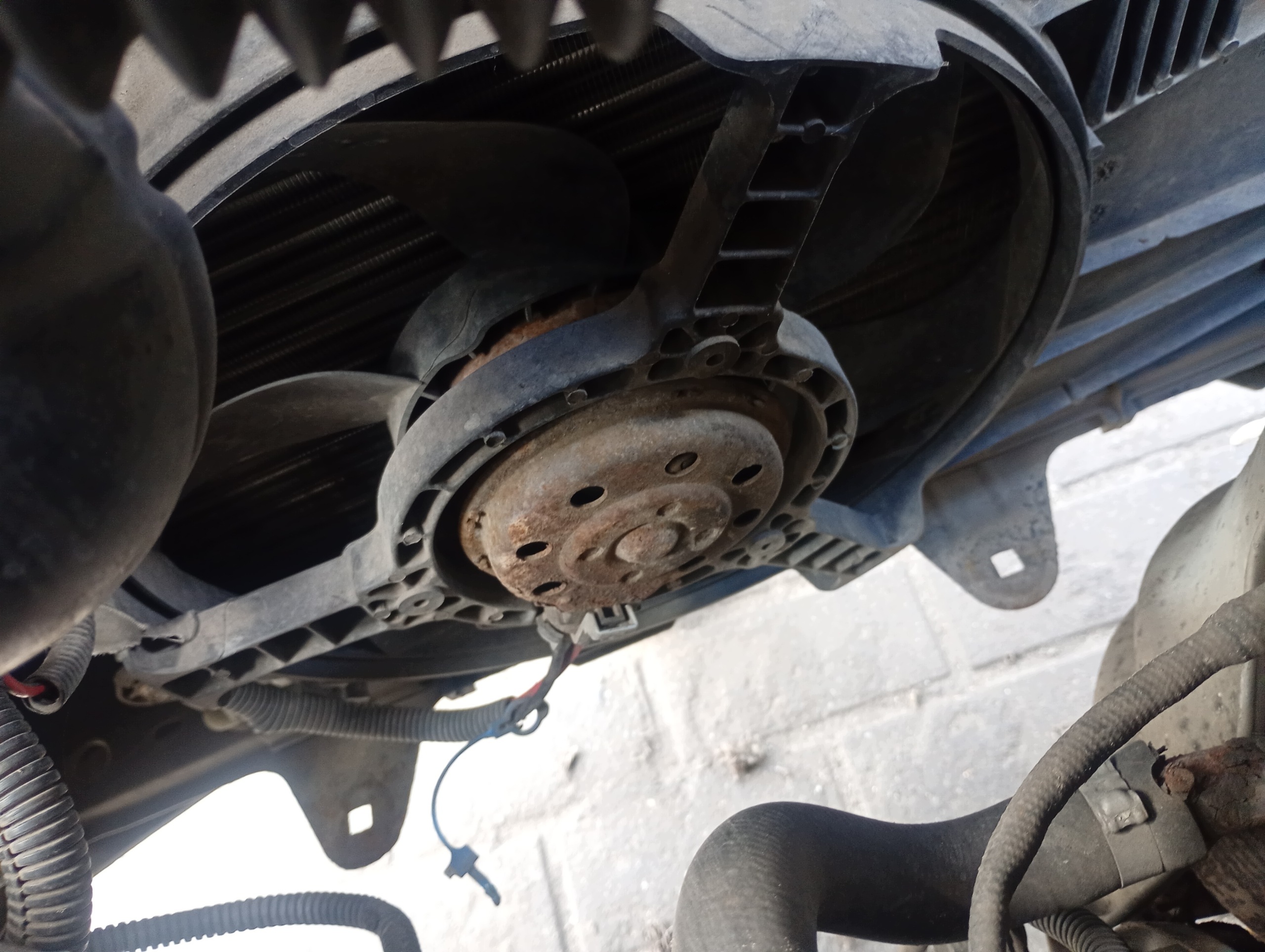 ventilátor MOTORU chladiče Fiat Idea 03-12 1.4 16V