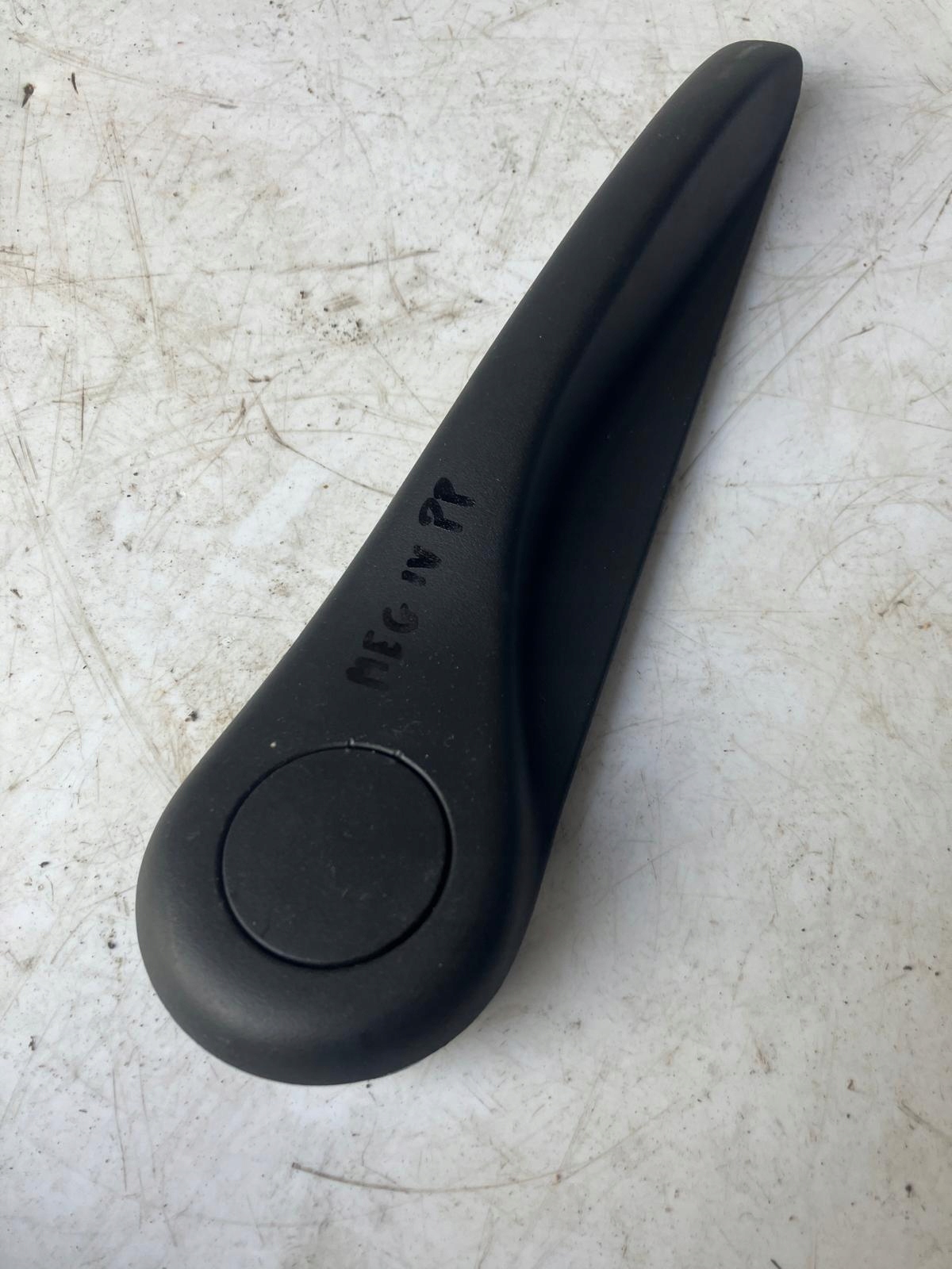 handle REGULACJA seat right front RENAULT MEGANE IV