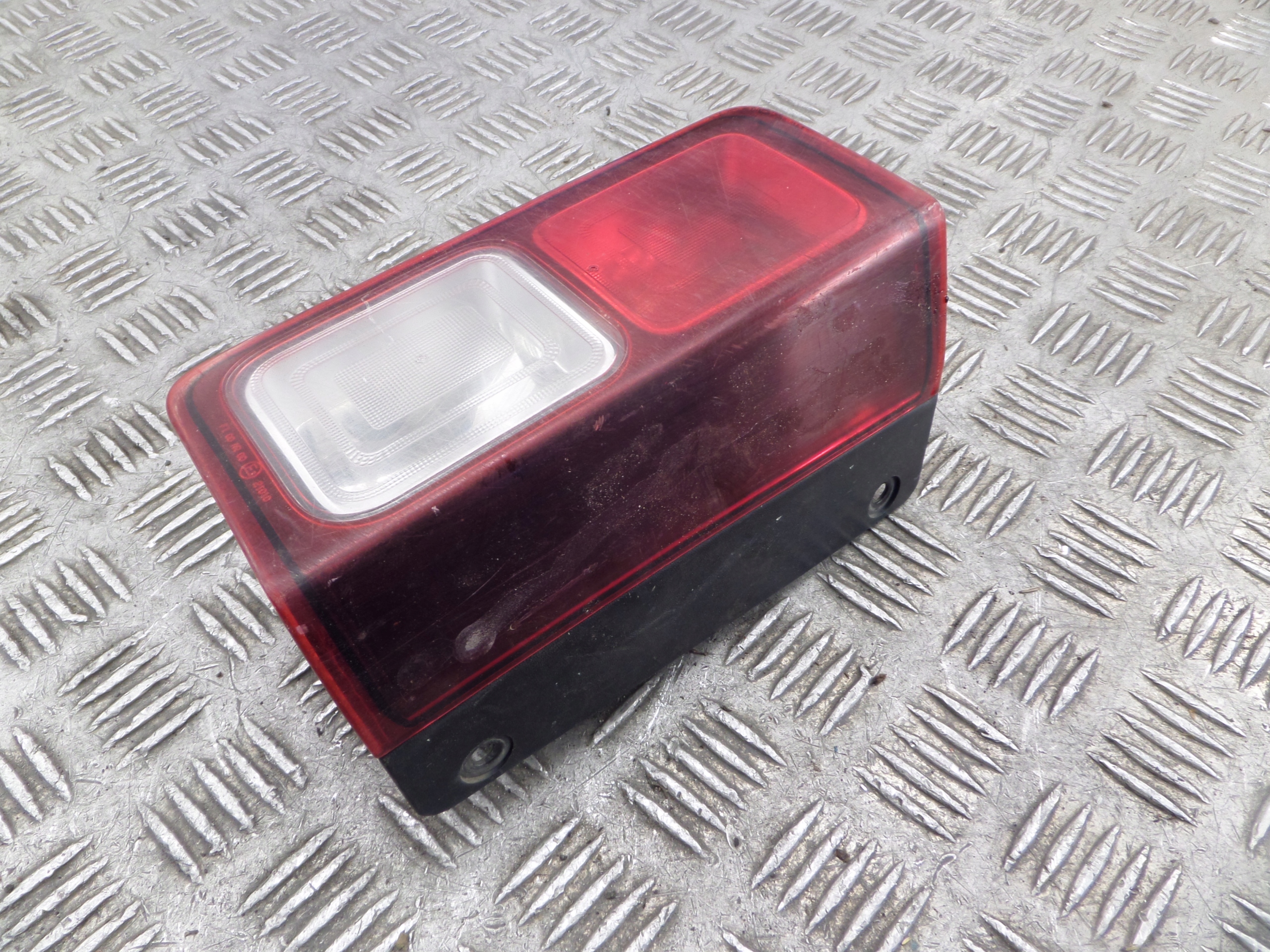 RENAULT TRAFIC III VIVARO B light rear part right lower rear 265598103R