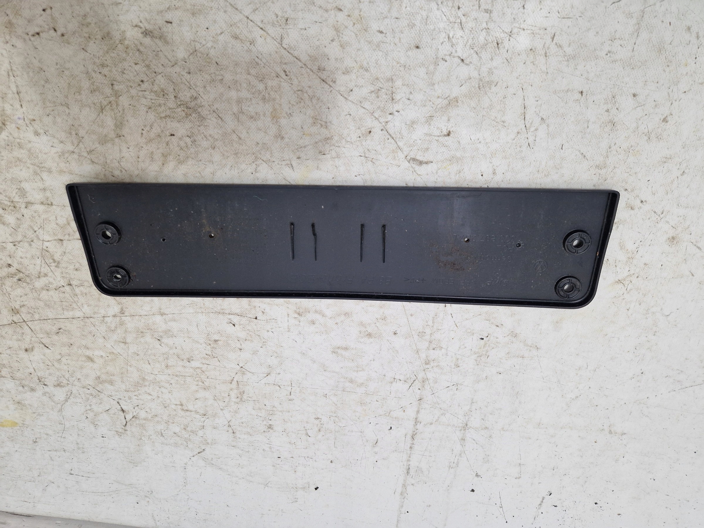 * VW PASSAT B8 pad below TABLICE front front 3G0807287L