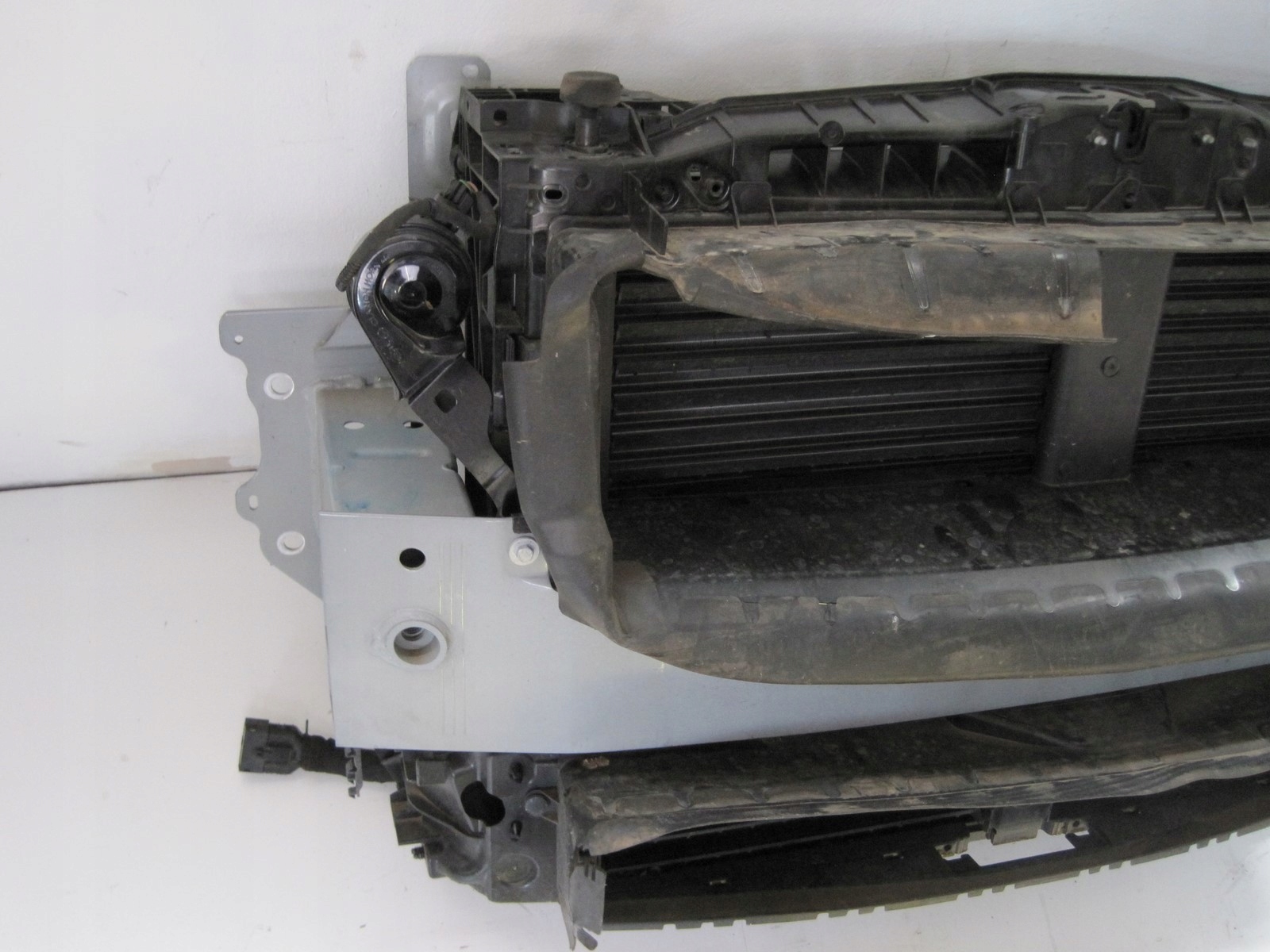 Pas przedni CHŁODNICE FORD KUGA MK3 1,5TDCI Producent części Ford OE