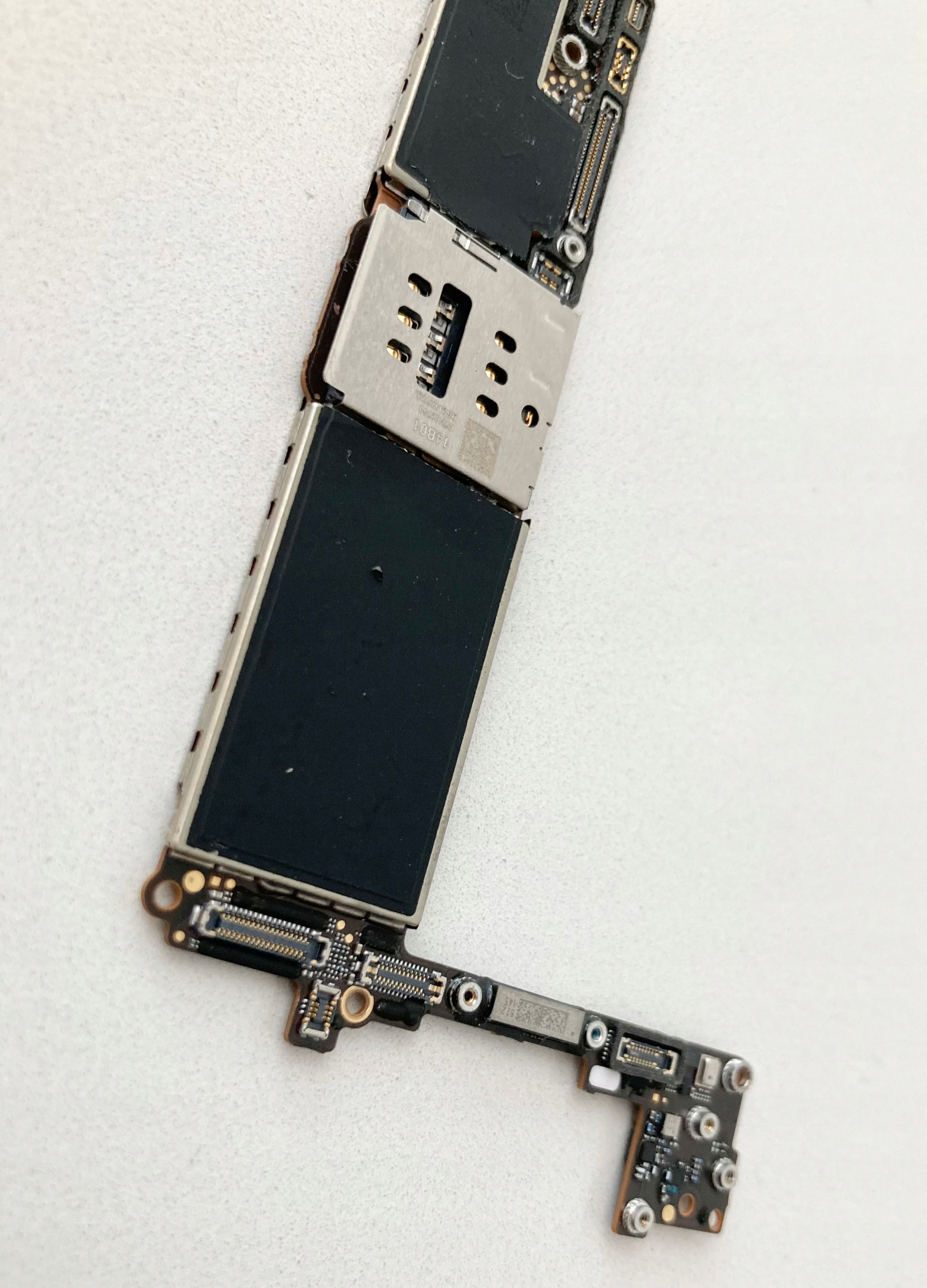 Płyta główna iPhone 8 64GB + home + pudełko Stan opakowania oryginalne