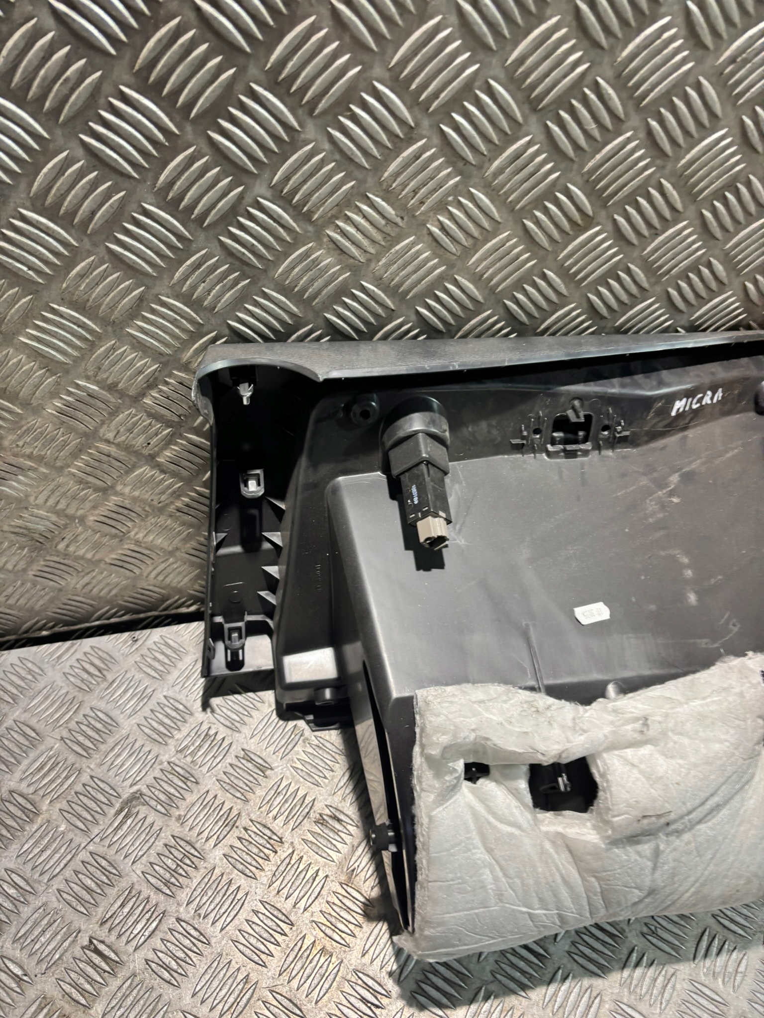 MICRA K14 бардачок европа