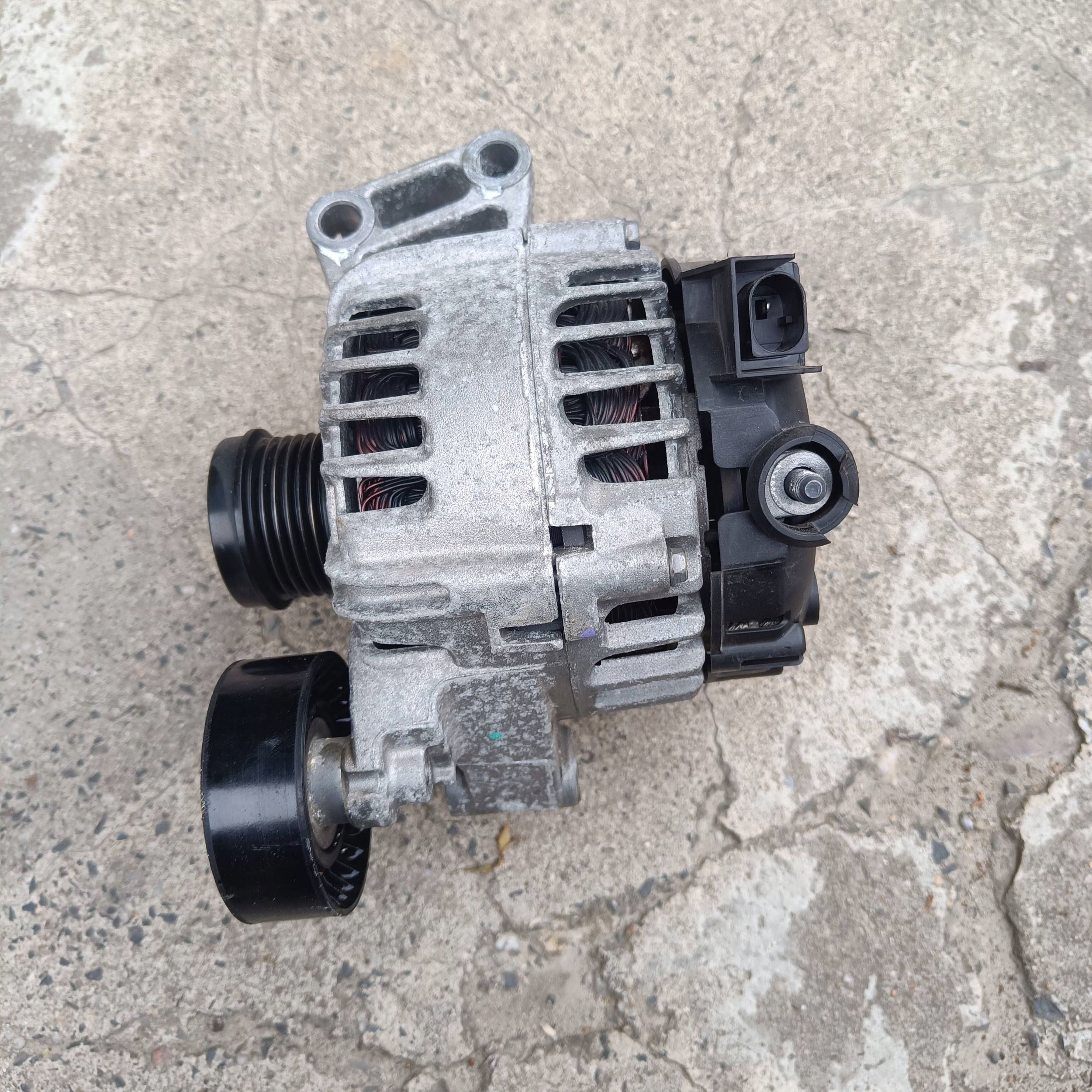 Ford Kuga II MK2 1.5 Benzin 2014 Alternator 150A