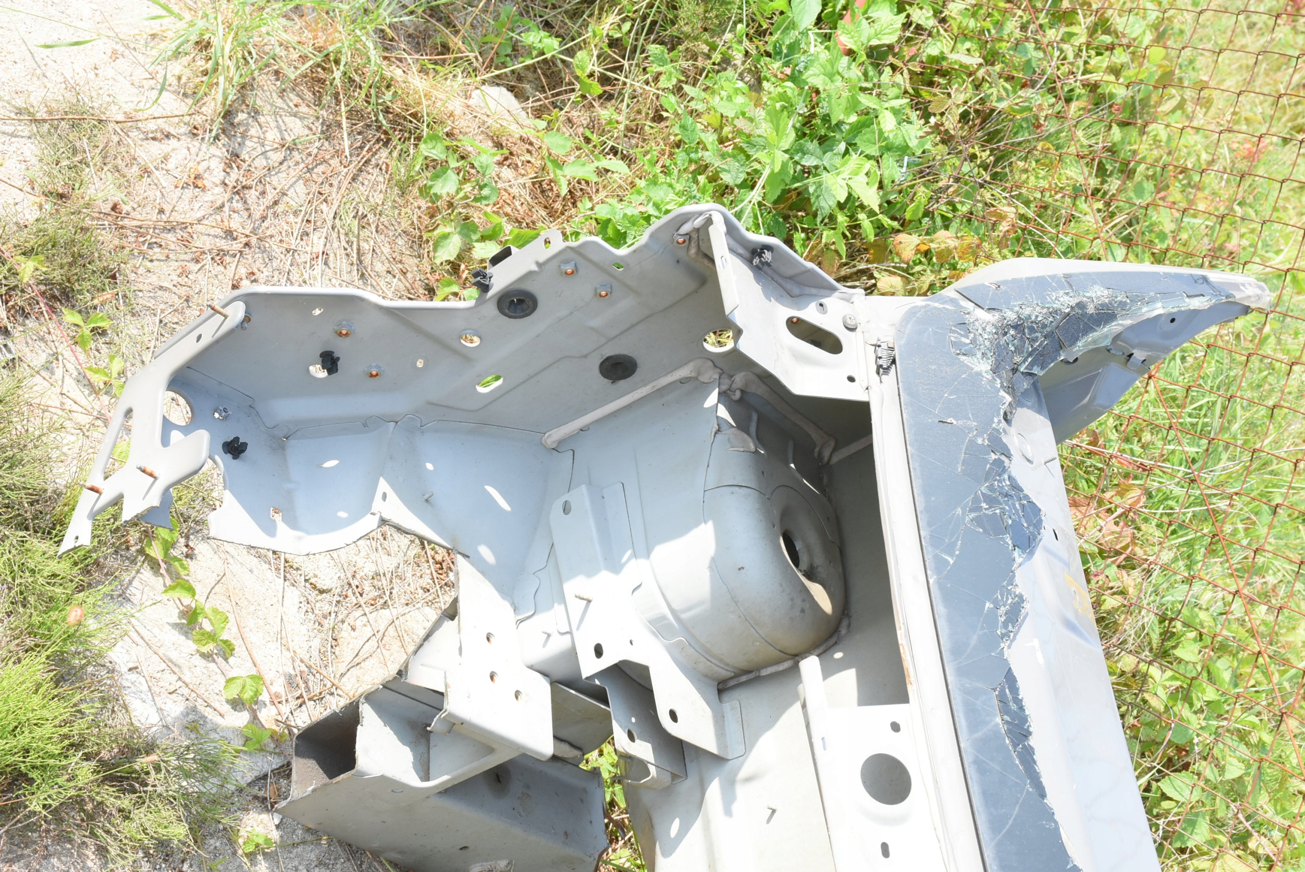 VIVARO B TRAFIC III FARTUCH SŁUPEK A BŁOTNIKA PODŁUŻNICY PRAWY PRZÓD Numer katalogowy części VIVARO B FARTUCH POSZYCIE