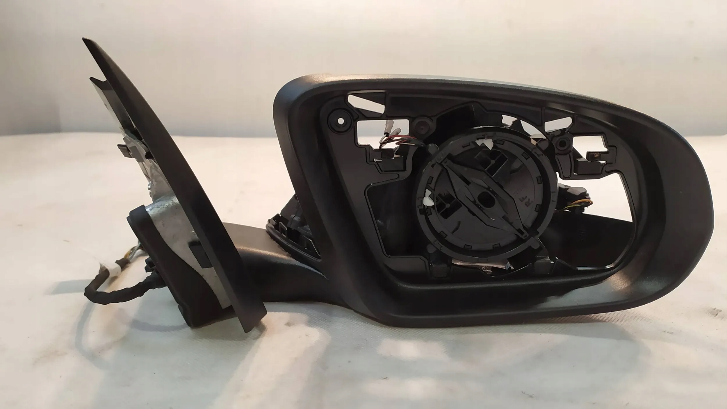 STELAŻ LUSTERKA PRAWY PRZÓD 7 PIN MERCEDES W205 C-KLASA