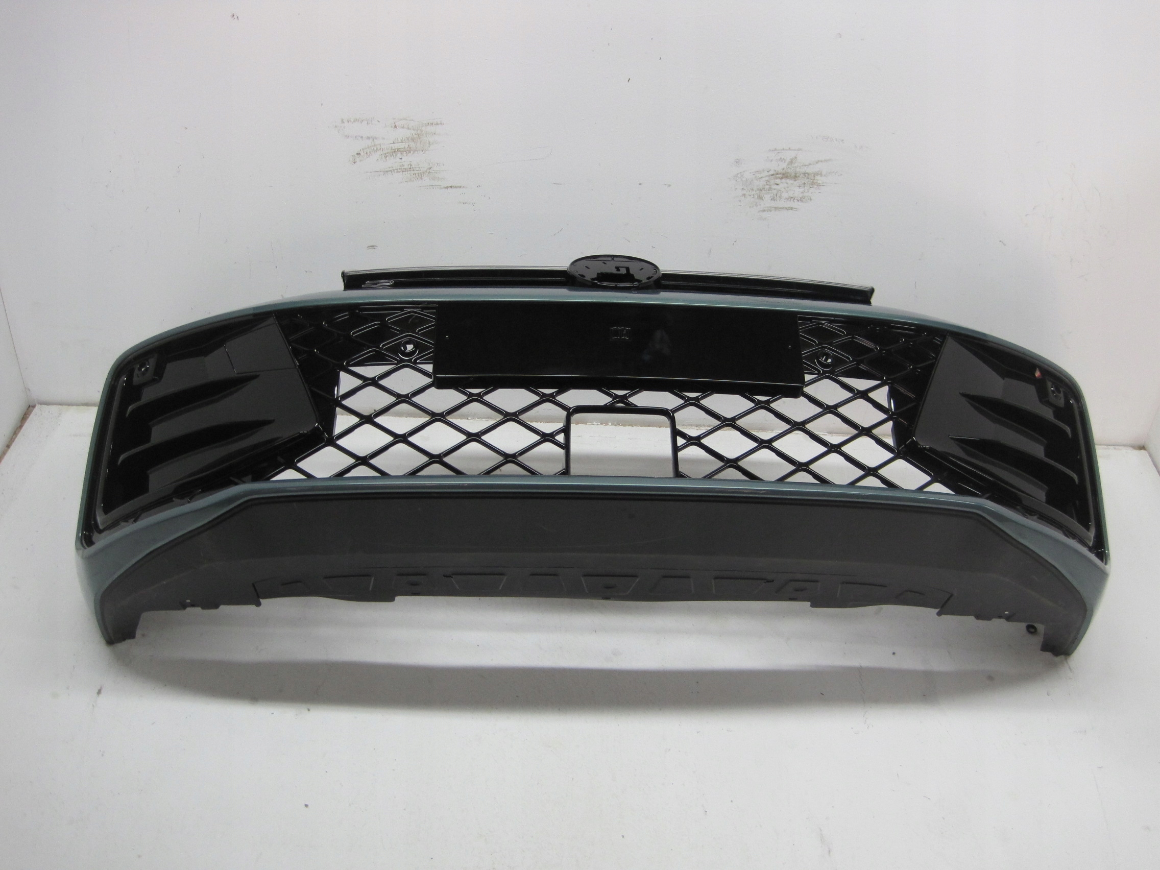 bumper VW PASSAT B9 3J0 R-LINE LED below 6 PDC below RADAR front front