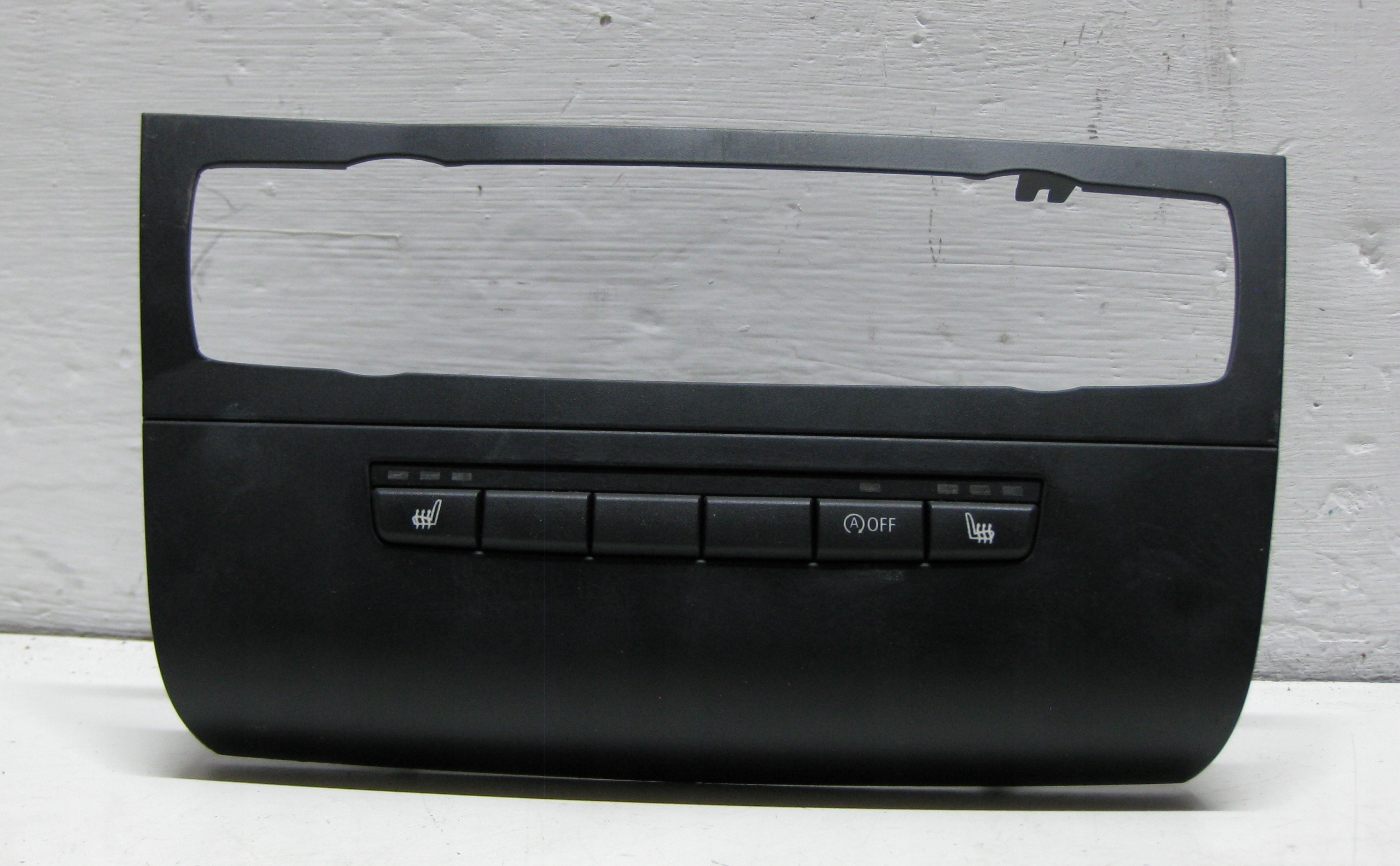 BMW E87 2.0 und 08R Schalter Hitzung Sitze 6970920