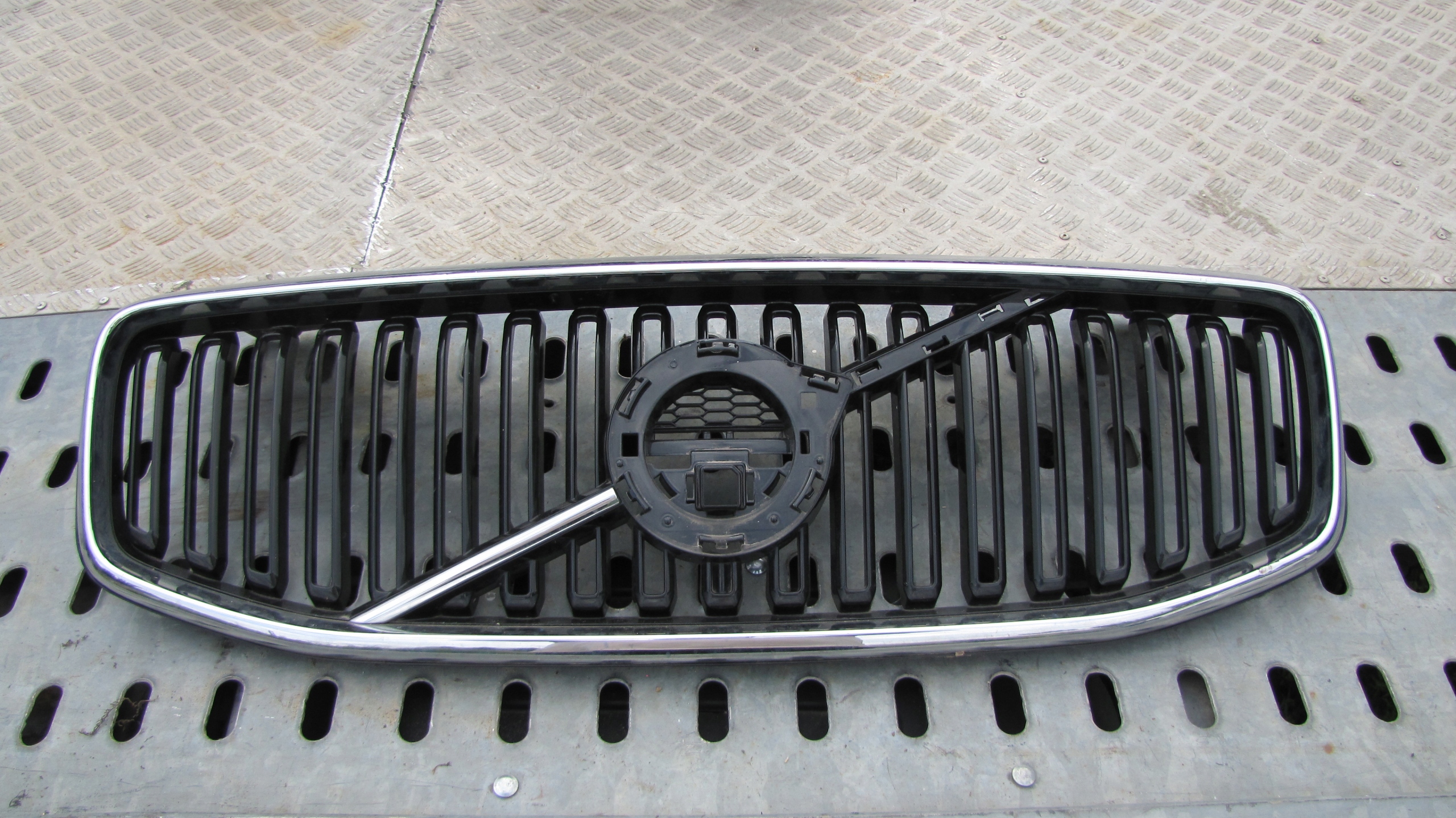 Volvo XC60 Kühlergrill FRONTGRILL Kühlergitter - Thumbnail 1