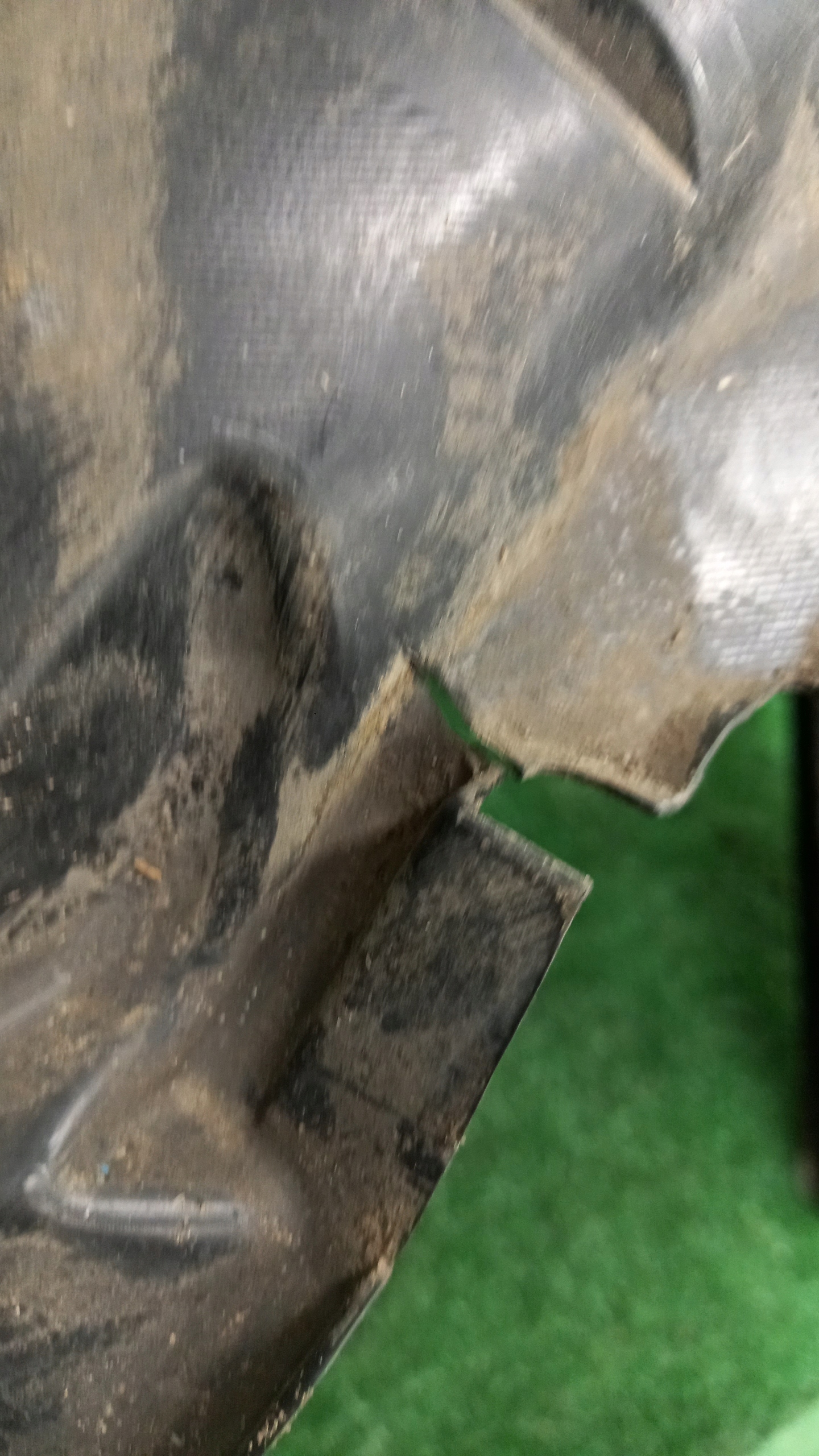 mudguard left front HONDA FR-V 2005