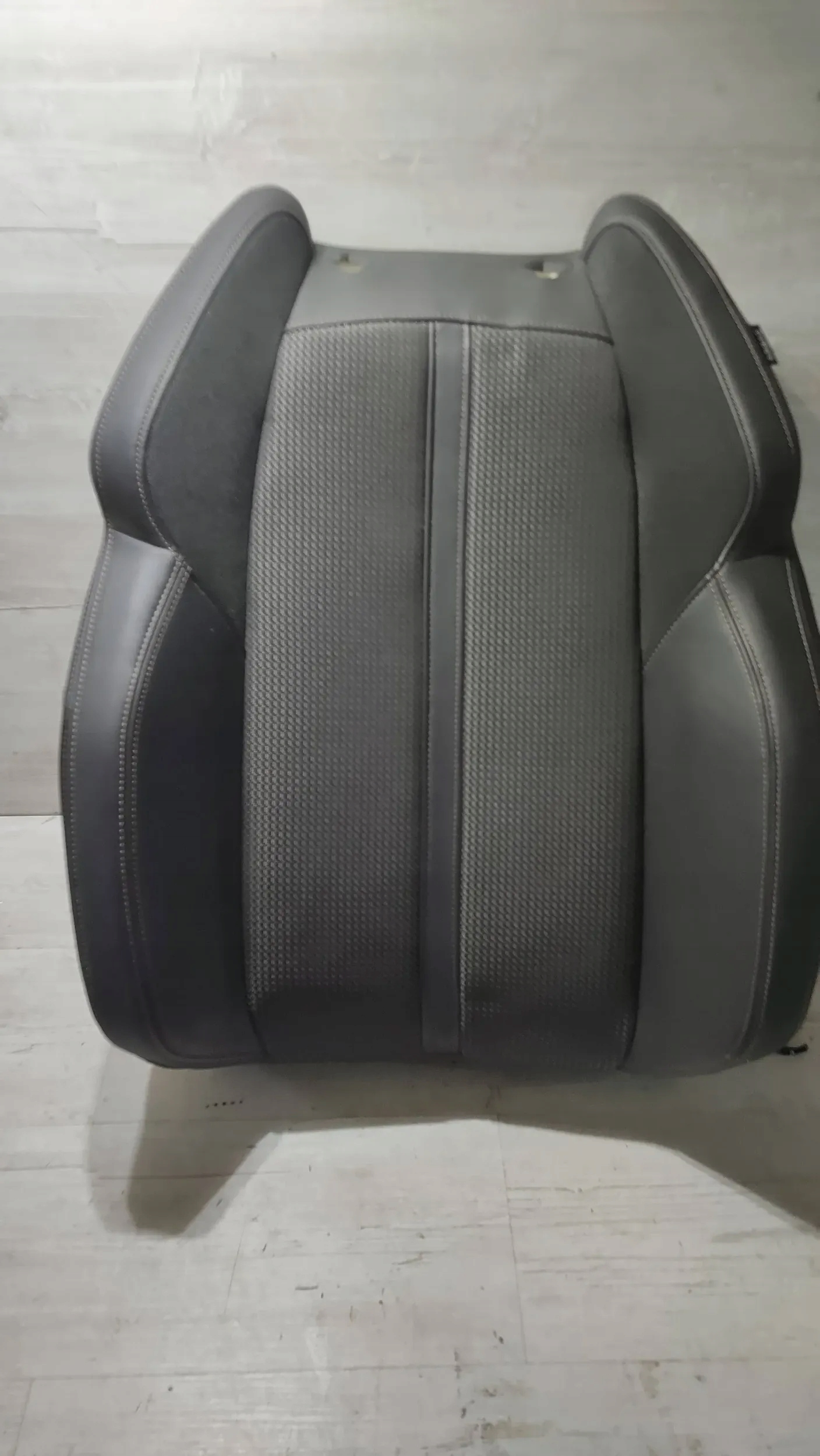 Peugeot 508 II 2022 front side left seat oparcie