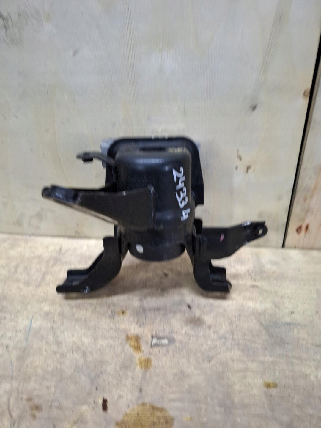 engine mount Toyota Prius 3 XW30 2010
