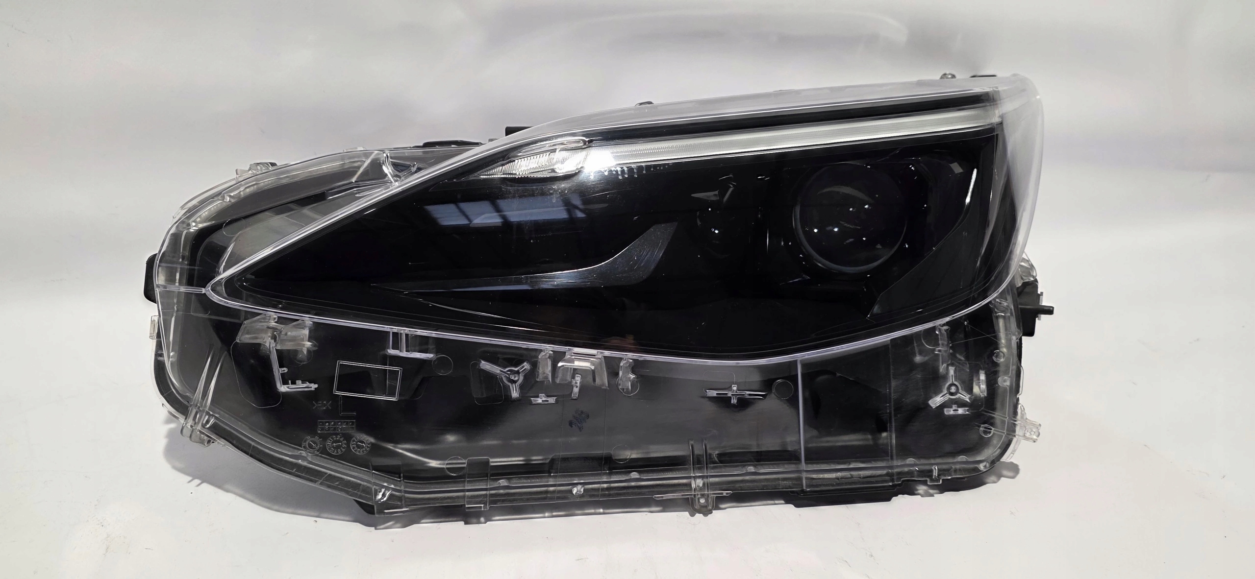 light left front lens LED TOYOTA YARIS CROSS 20- original E