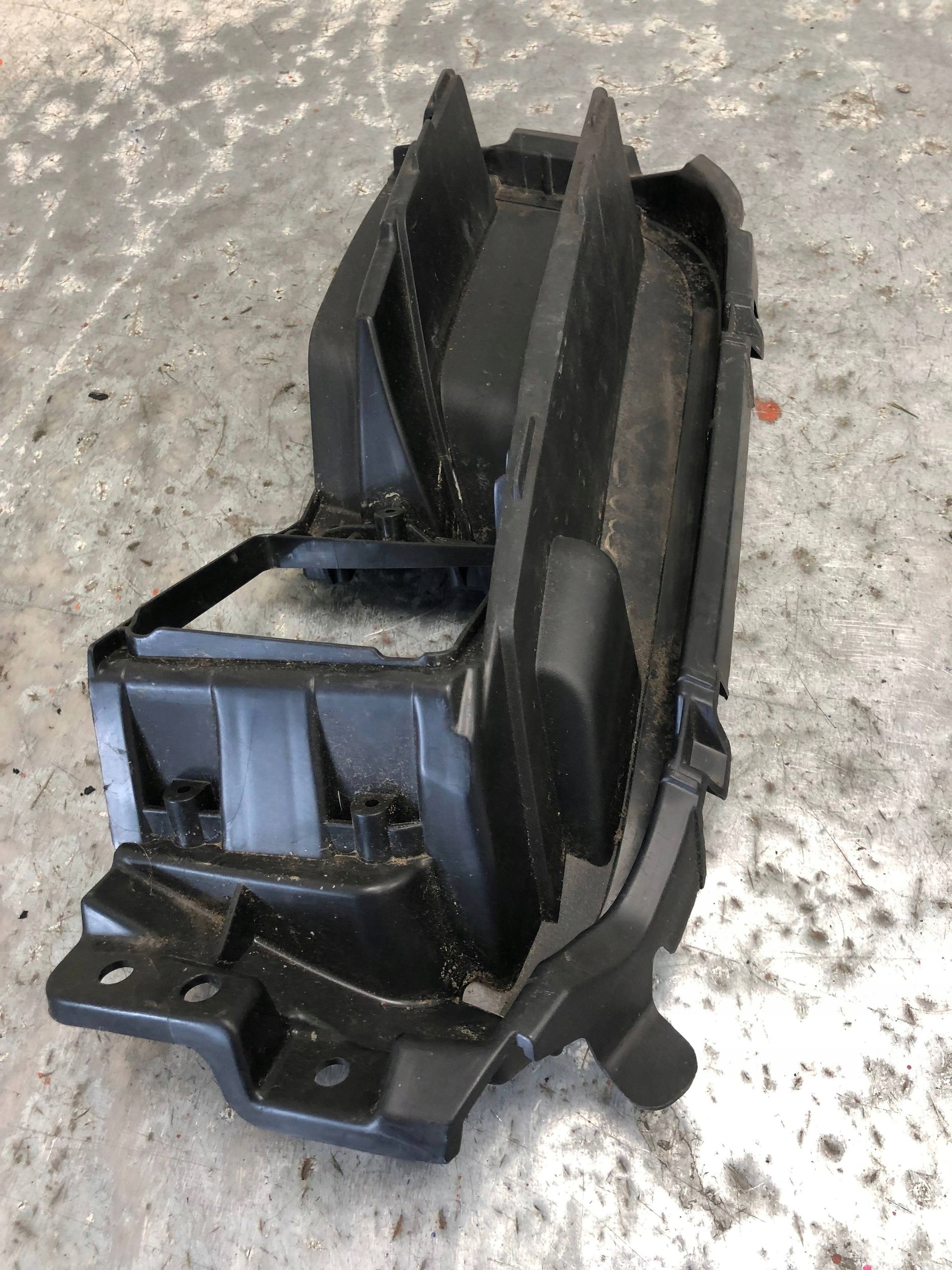 grid of a bumper right front PORSCHE PANAMERA 971 971807486A