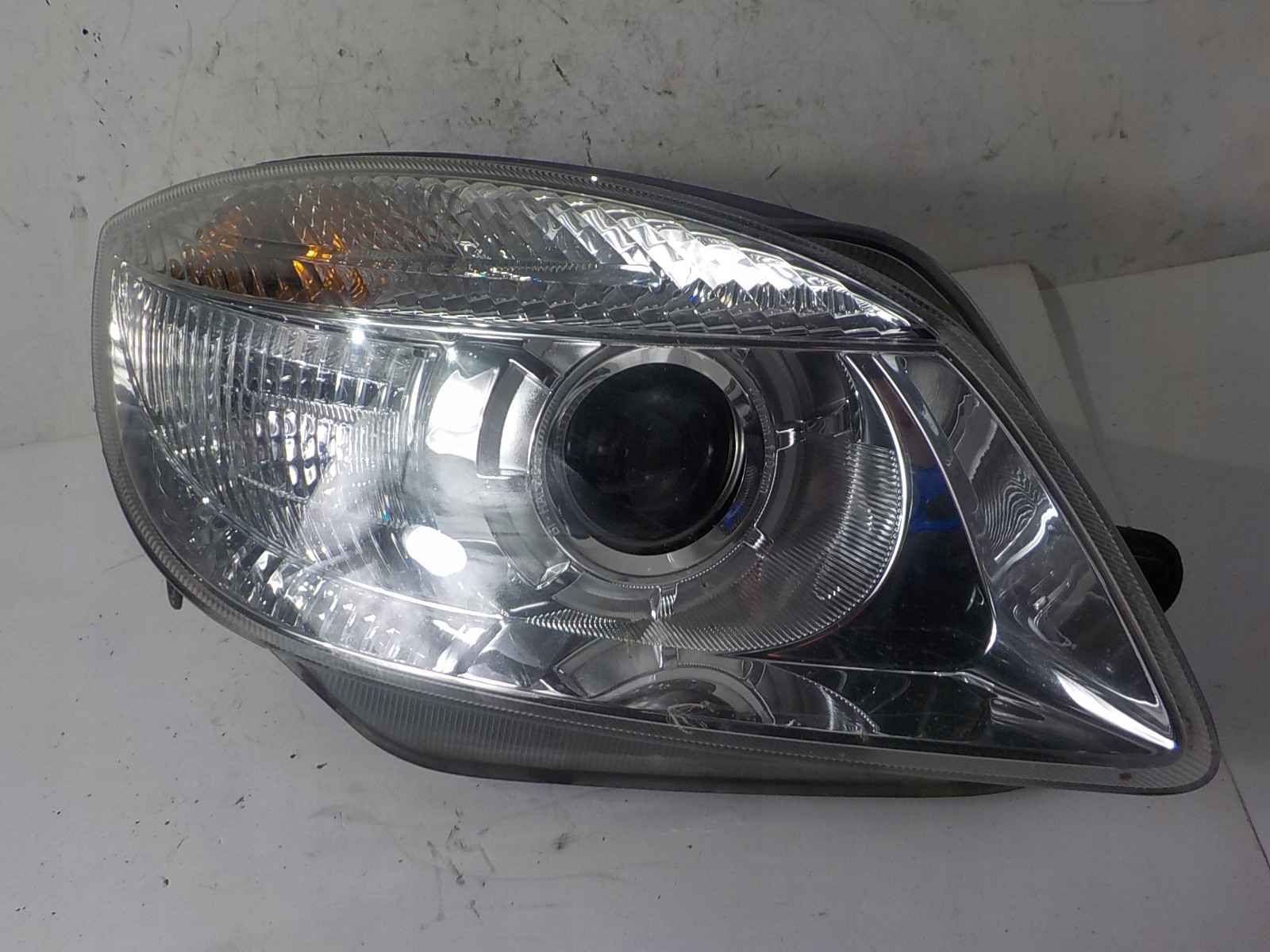 SKODA FABIA II light right front front UK