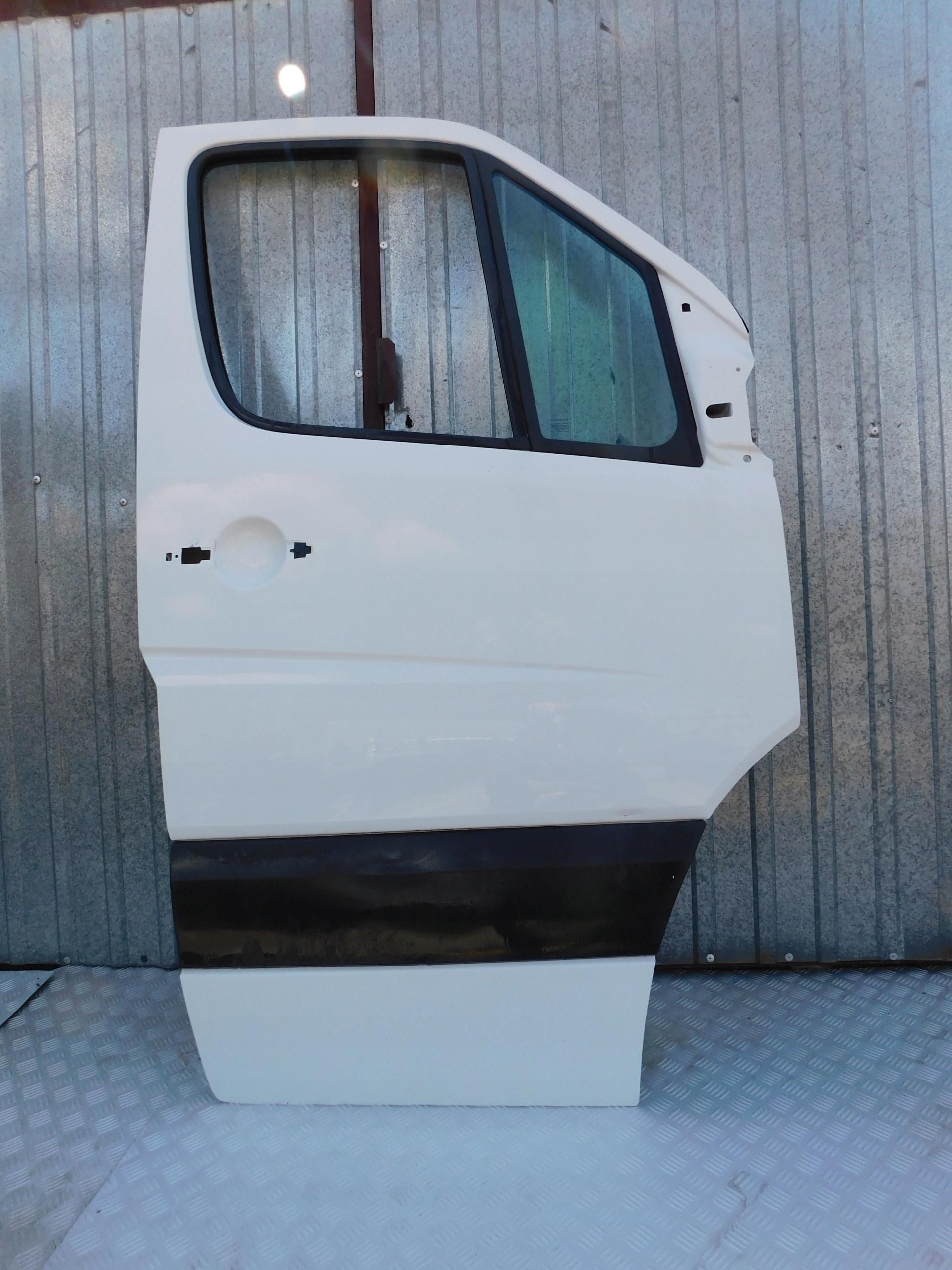 Sprinter 906 VW Crafter door right front of the passenger OEM biale nice 06-18r
