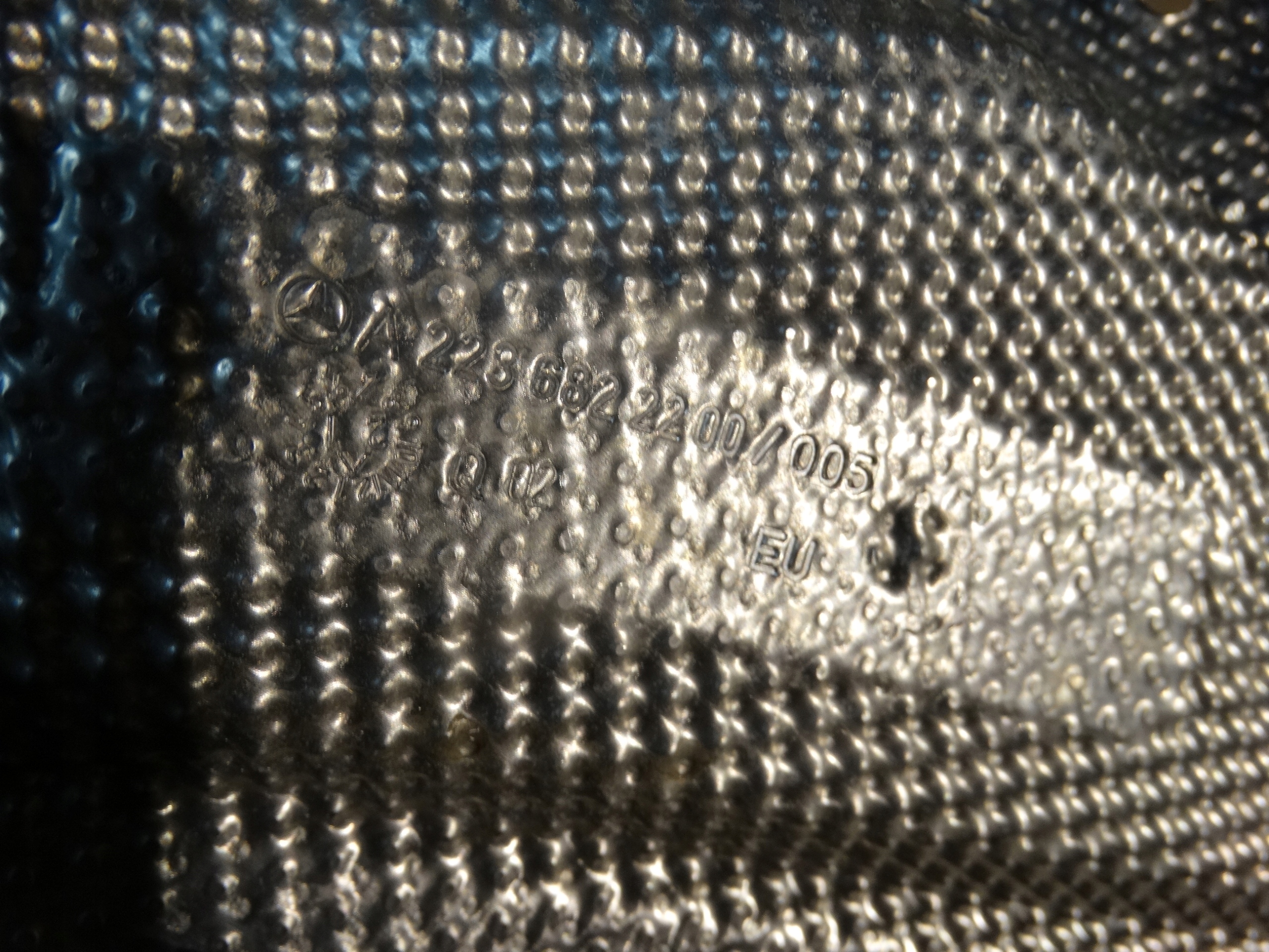 IDEALNA Blende Abdeckung TERMICZNA rechts MERCEDES W223 1 9