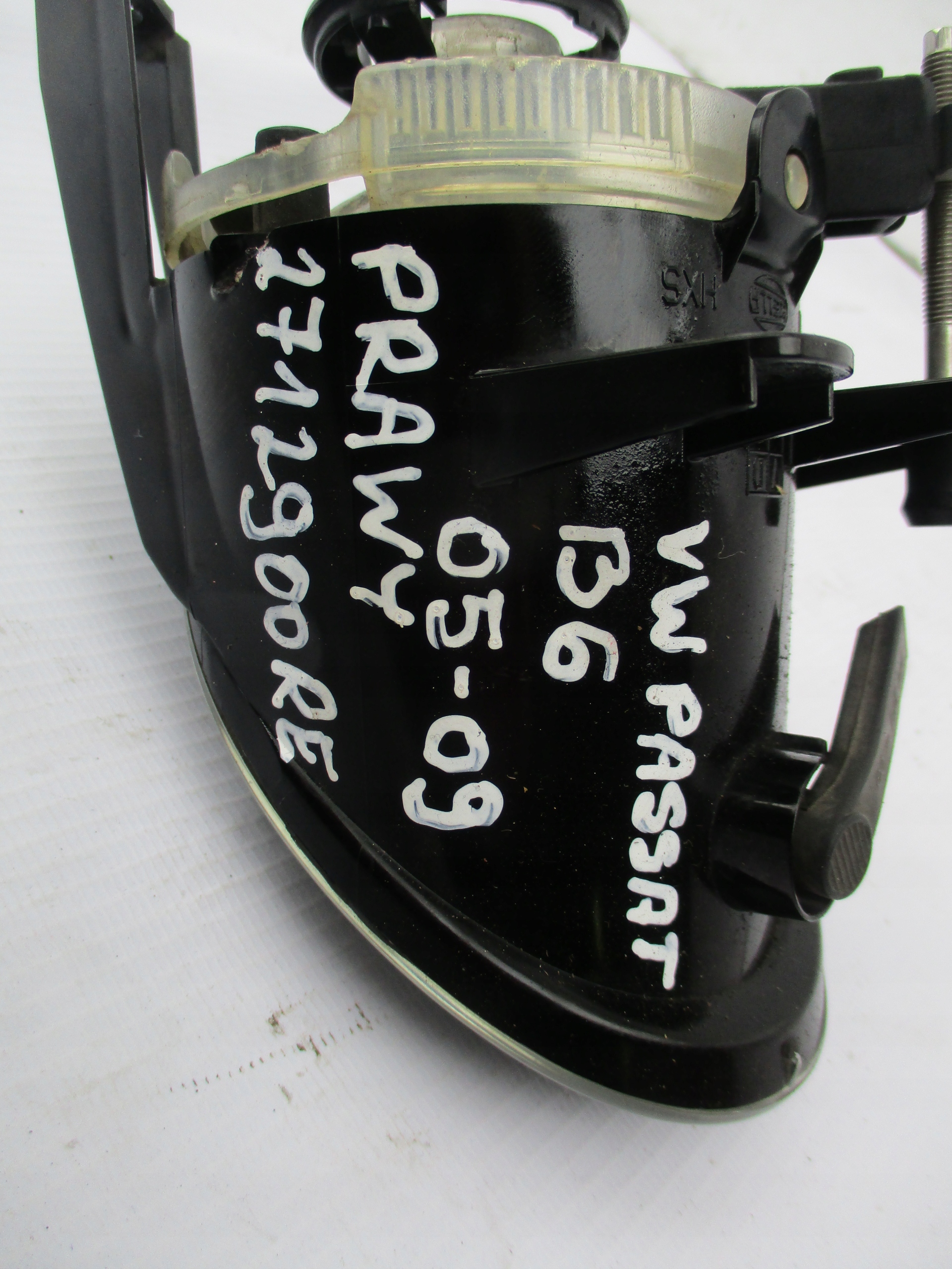 Nebelscheinwerfer rechts VW Pasat B6 05-09r 2712900RE