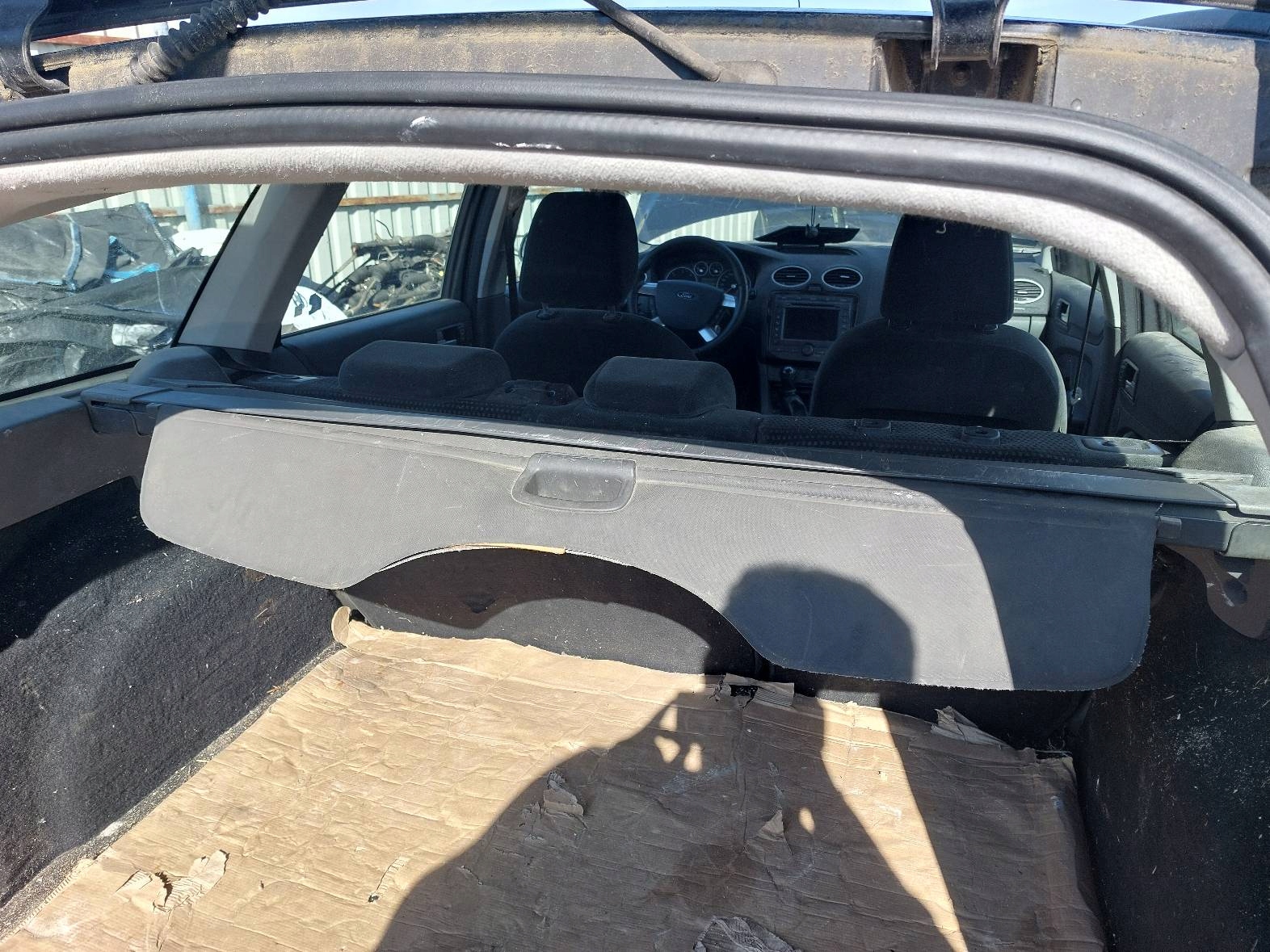 ROLETA BAGAŻNIKA FORD FOCUS MK2 KOMBI