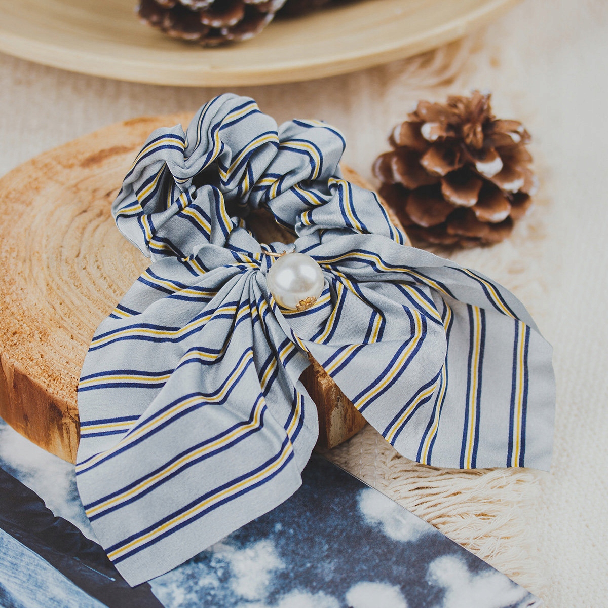 Gumka do włosów SCRUNCHIE paski FROTKA perła Rodzaj pojedyncza gumka