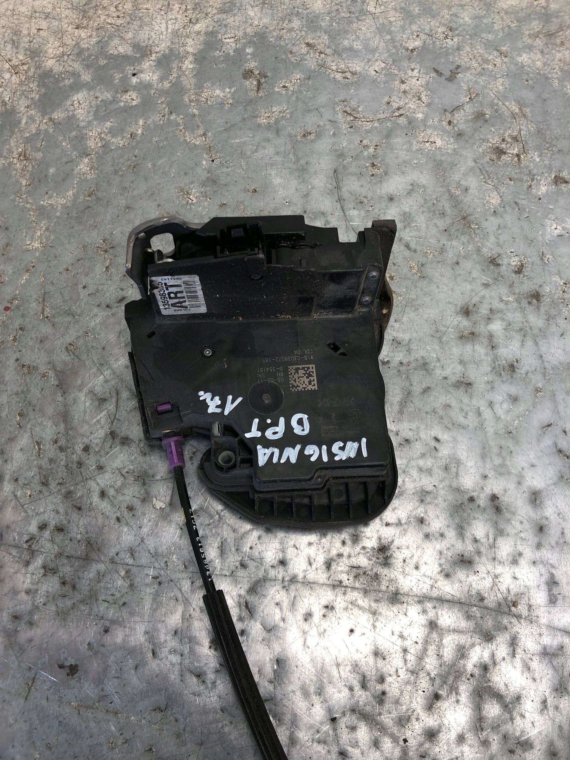 lock door right rear part OPEL INSIGNIA B 13598385