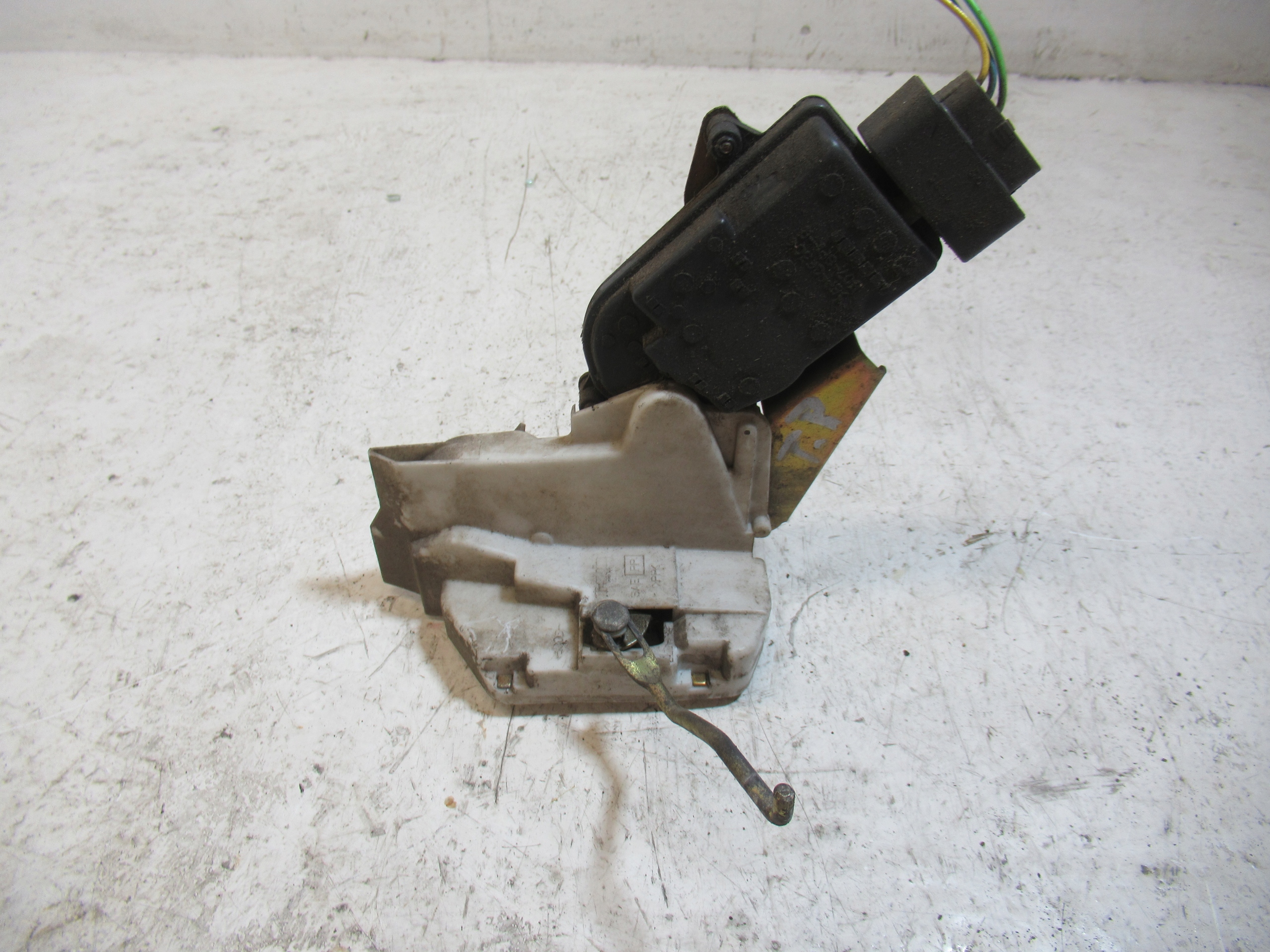 lock door right rear part rear SUZUKI IGNIS