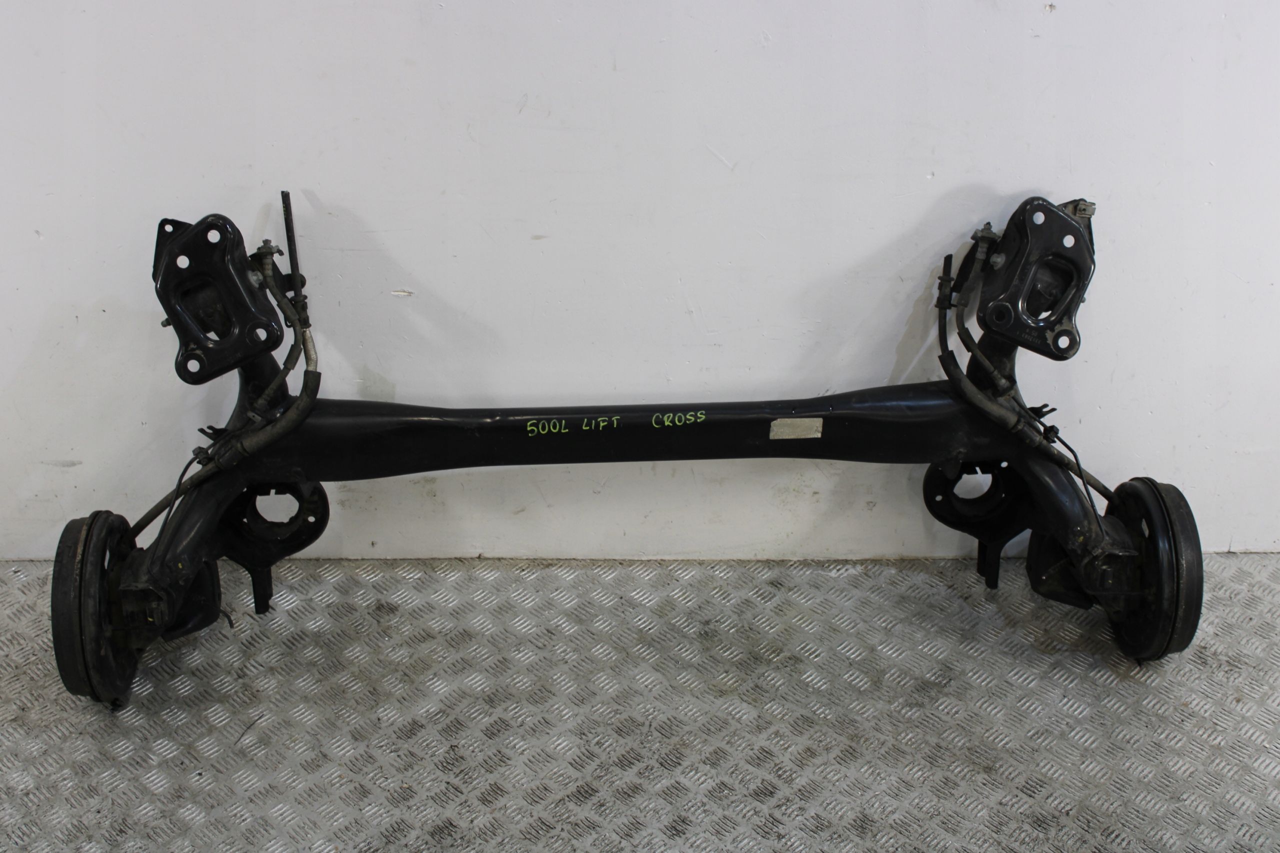 OŚ OŚKA ZAWIESZENIE TYŁ BELKA FIAT 500L 500 L CROSS LIFT FL