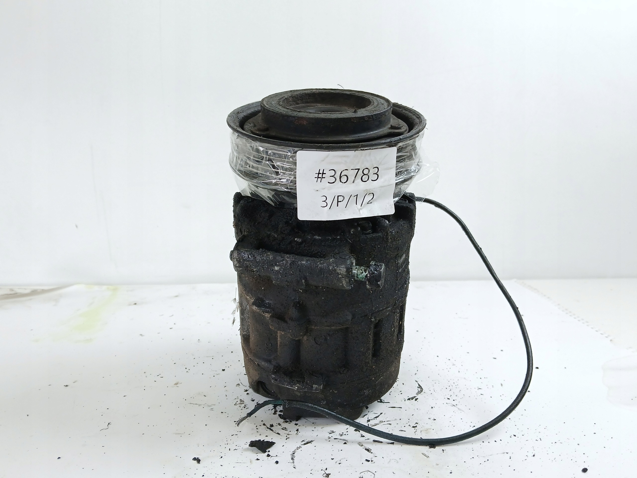 AUDI A6 C5 A4 B5 2.5 TDI compressor; compressor of the air conditioning 4B0260805B