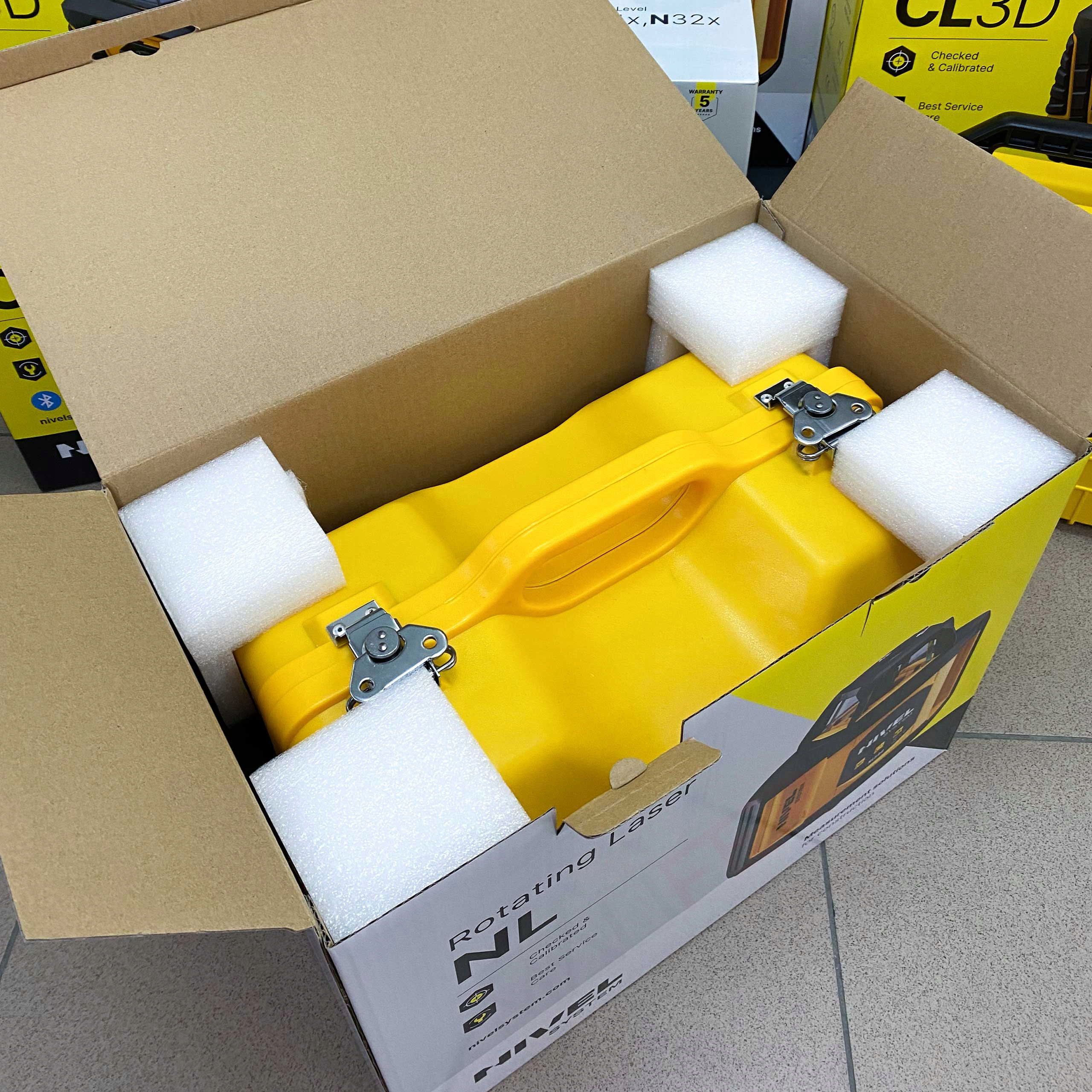 NIWELATOR TERENU NIVEL SYSTEM NL520R DIGITAL LASER OBROTOWY + STATYW + ŁATA Model NL520D