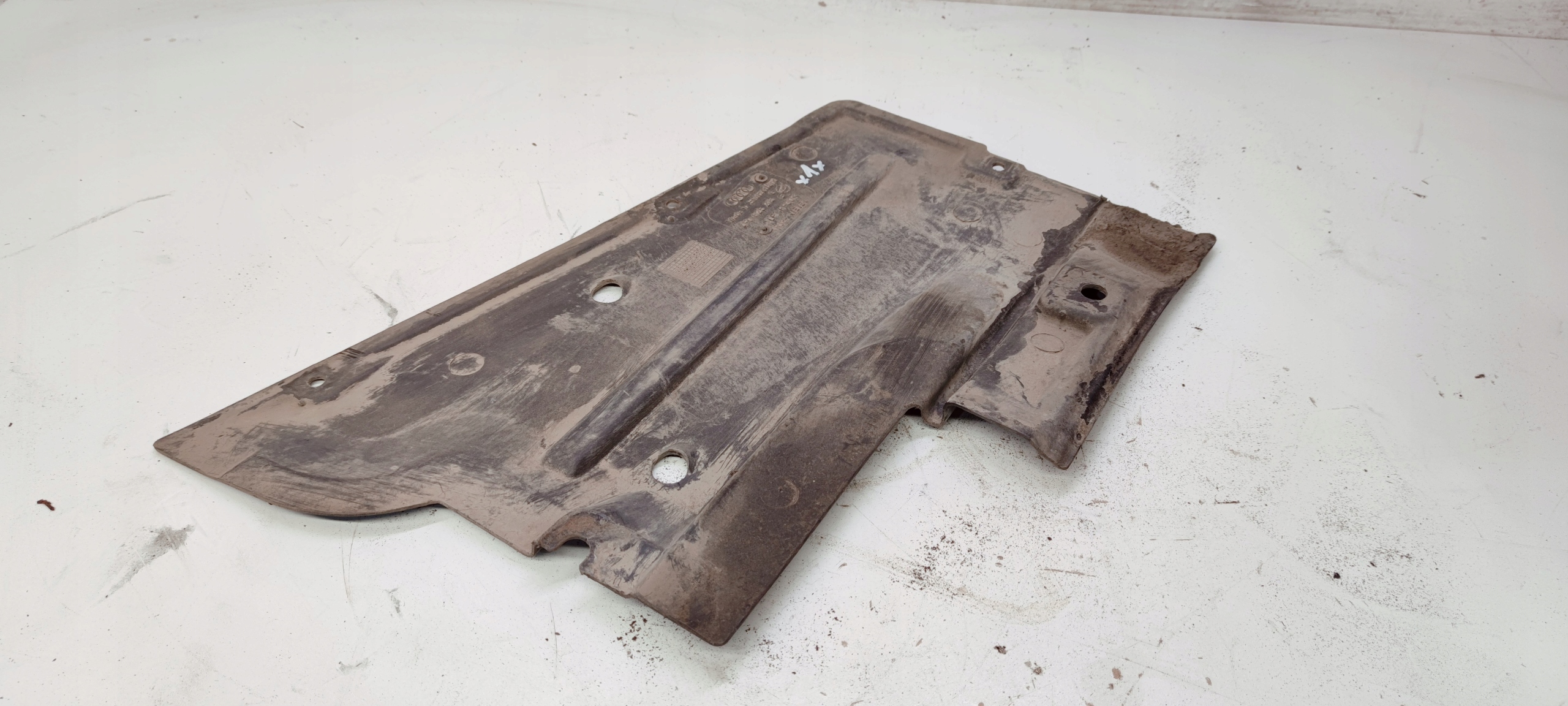 cover chassis rear part AUDI A6 C6 4F0825215E *1*
