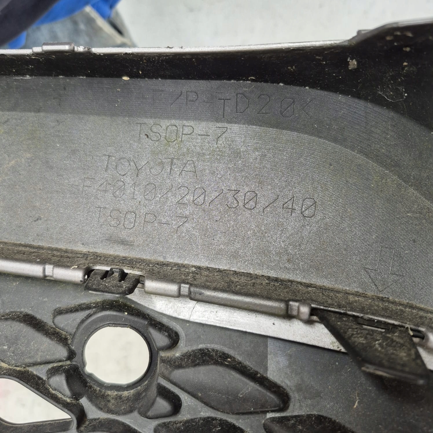 TOYOTA C-HR and 1 16-19 bumper front front PDC
