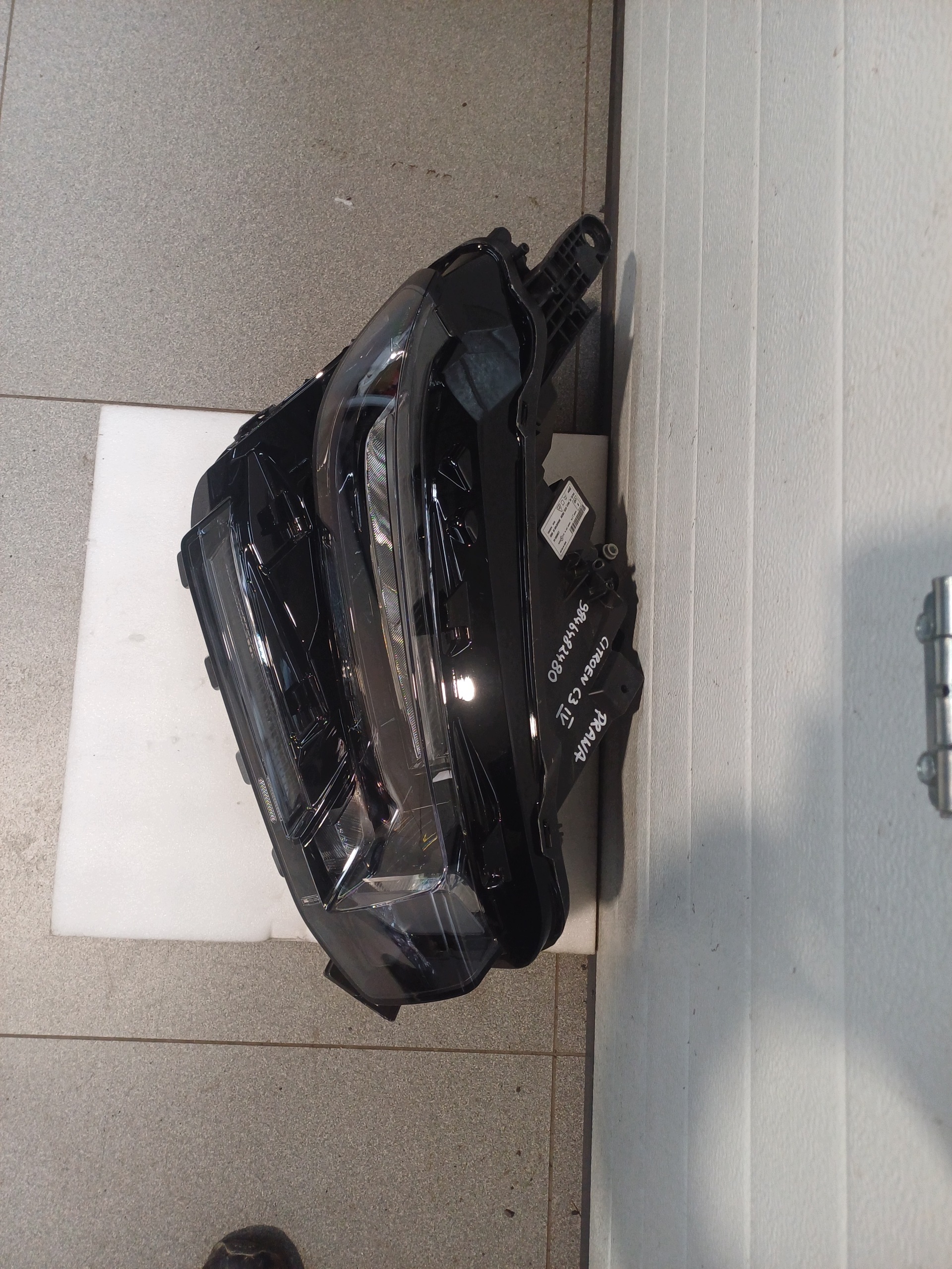 light right front front CITROEN C3 IV 9846482480